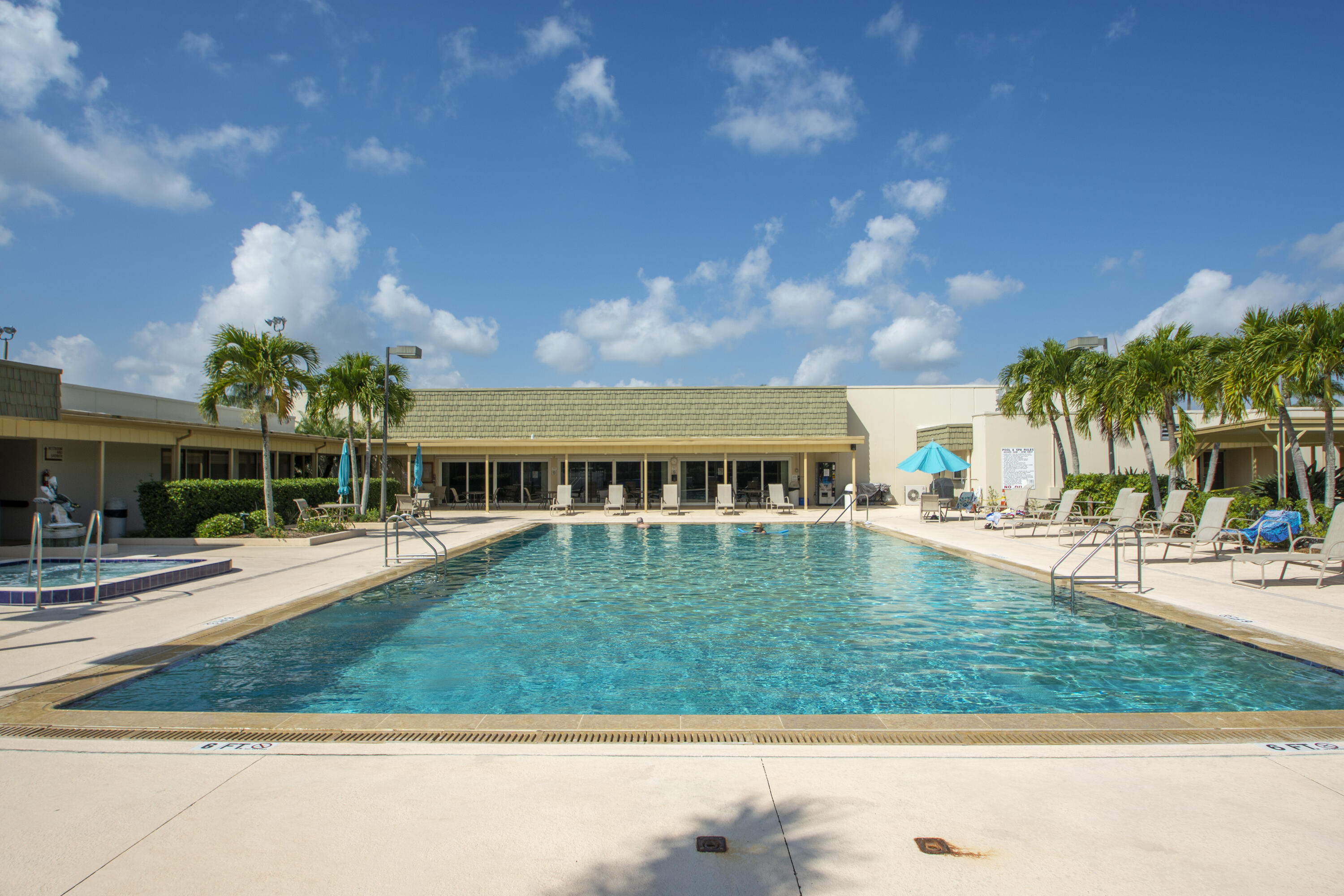 VISTA ROYALE PHASE IV BLDGS 83-111 - Residential