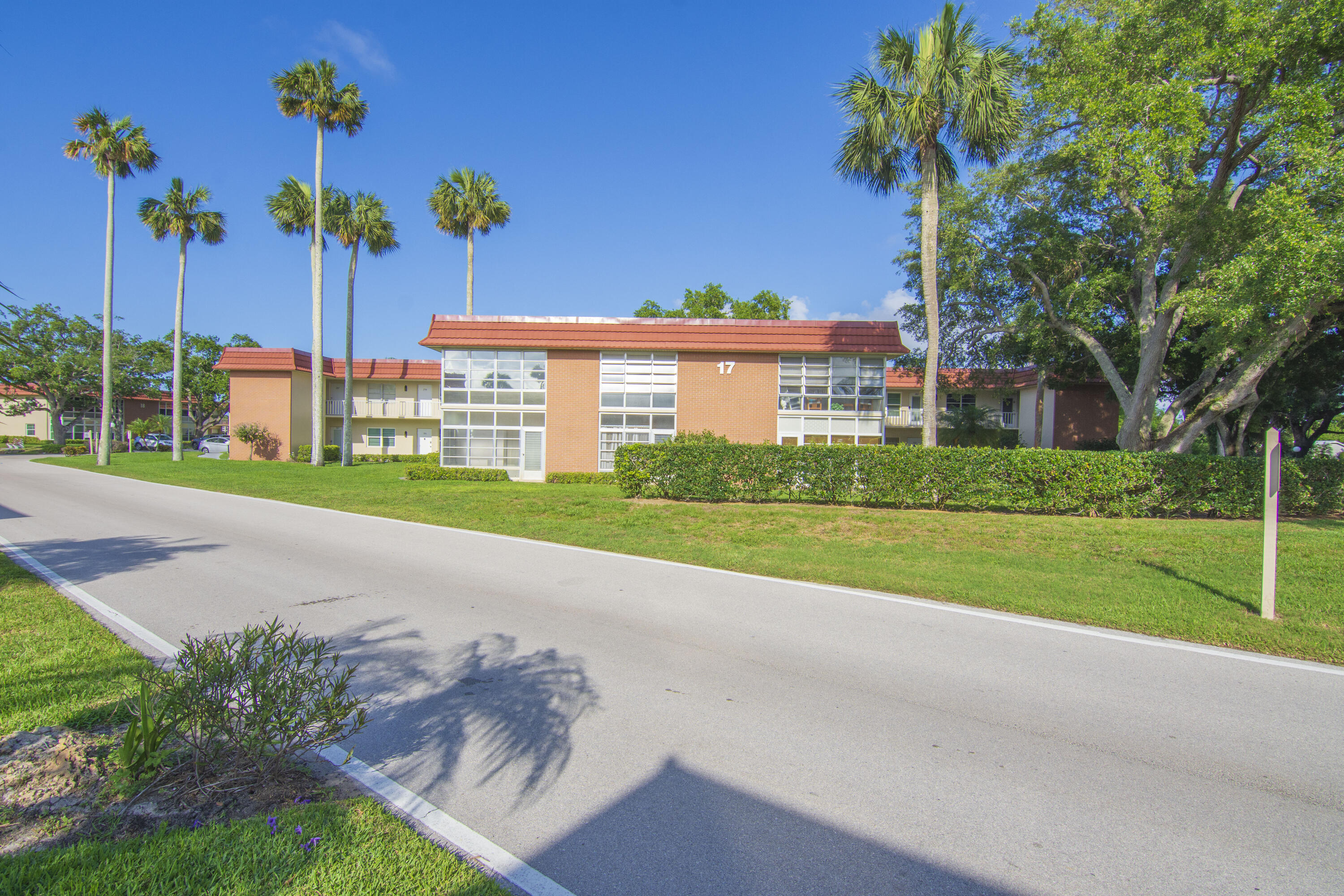 VISTA ROYALE PHASE IV BLDGS 83-111 - Residential