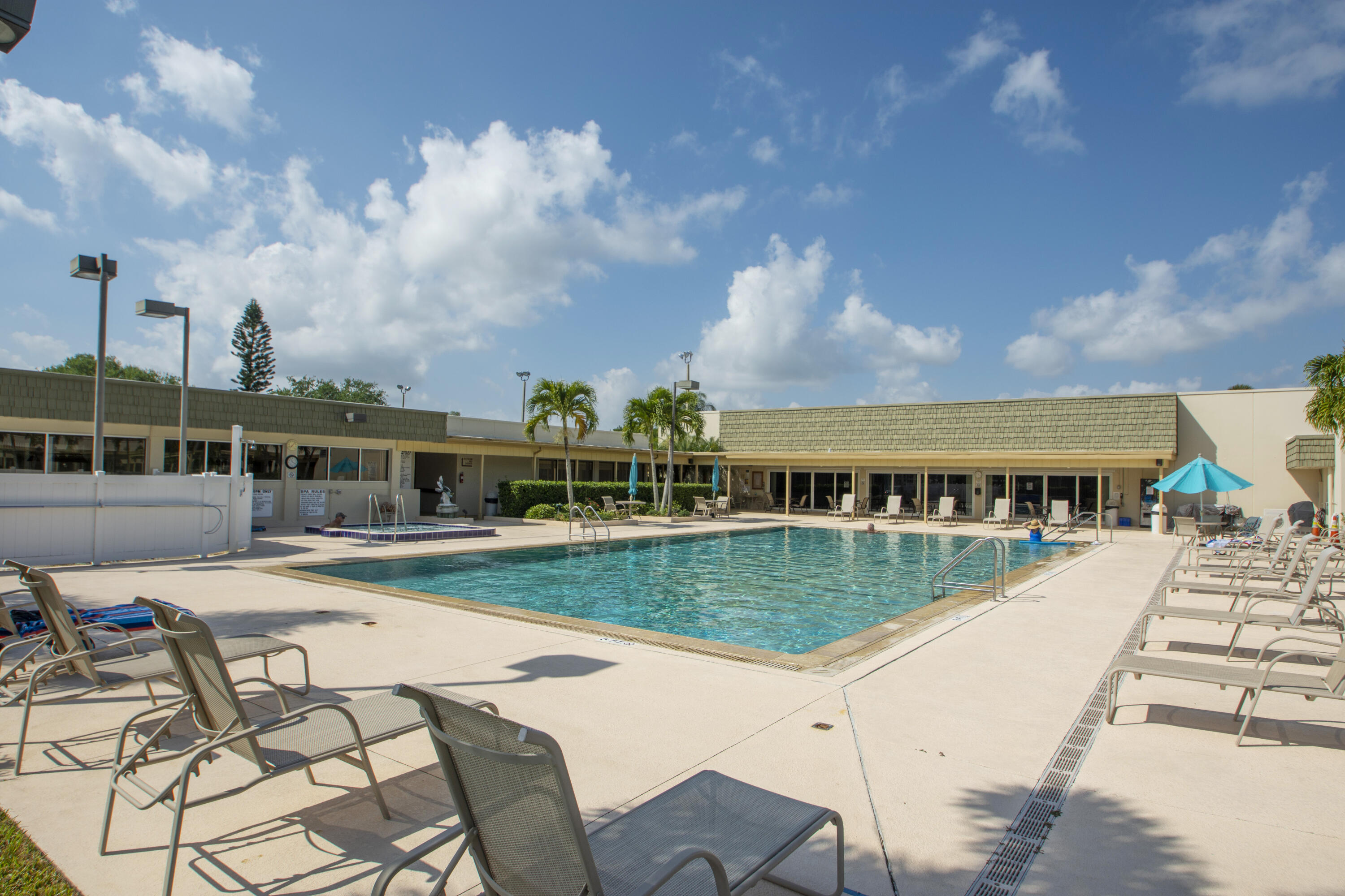 VISTA ROYALE PHASE IV BLDGS 83-111 - Residential