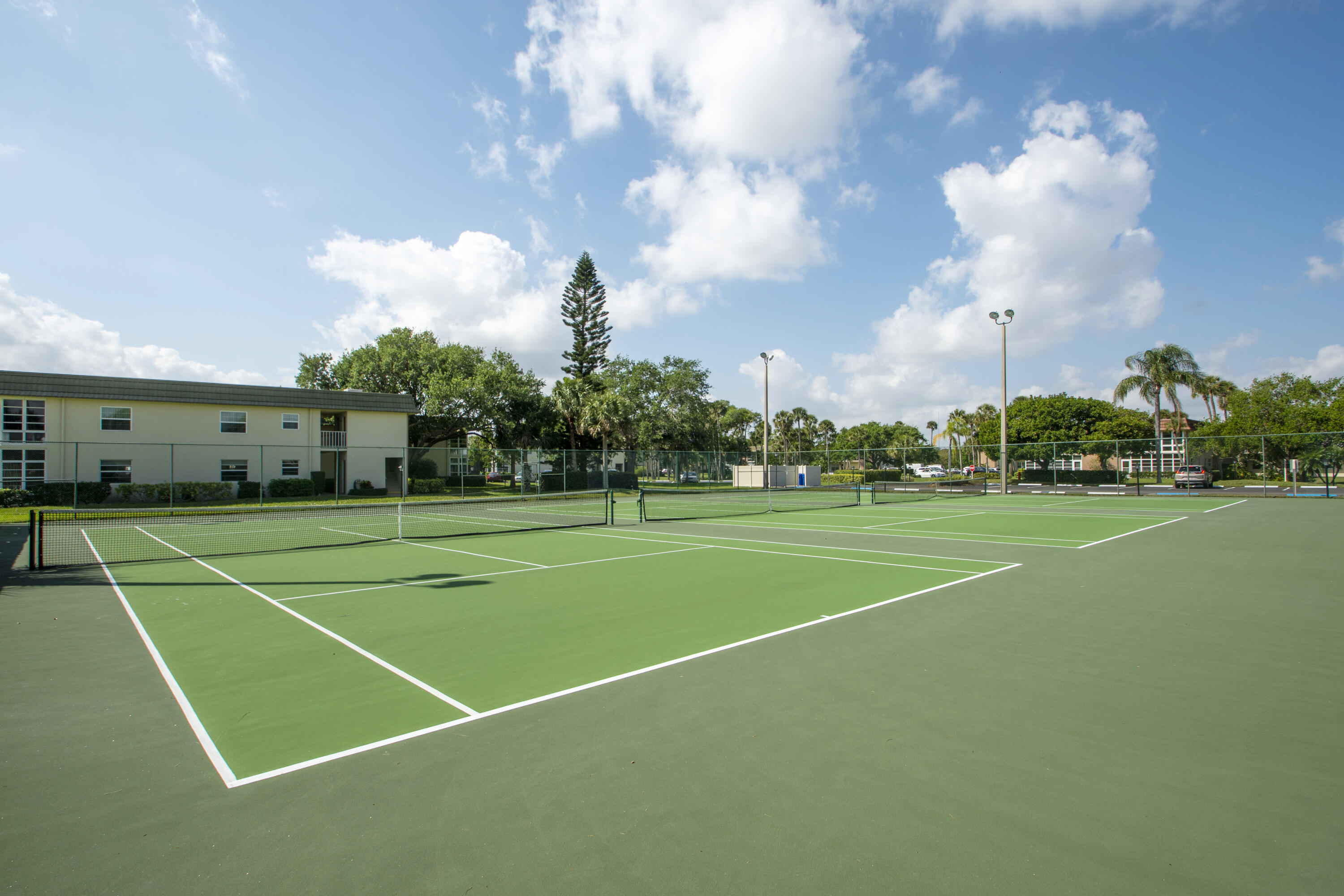 VISTA ROYALE PHASE IV BLDGS 83-111 - Residential