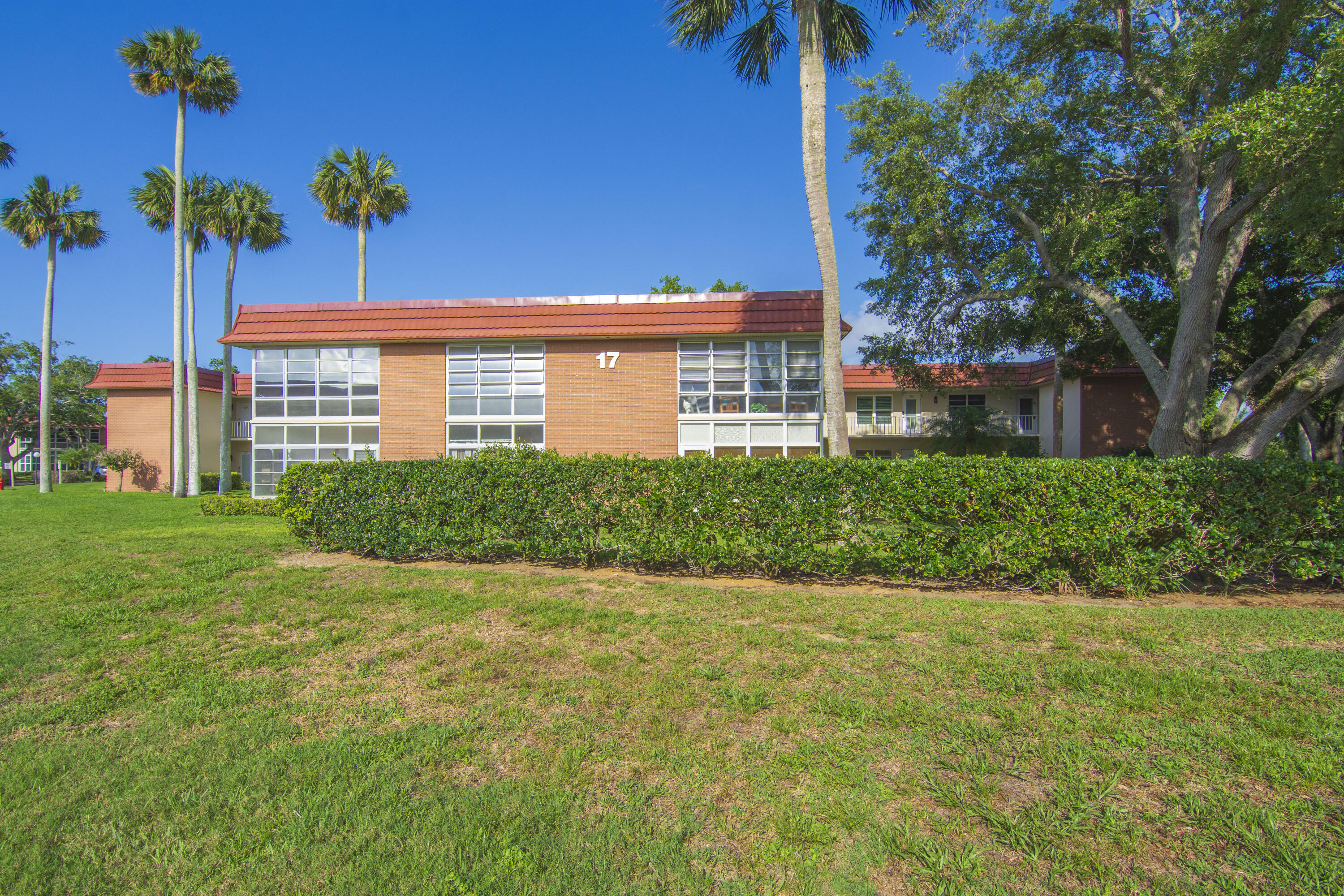 VISTA ROYALE PHASE IV BLDGS 83-111 - Residential