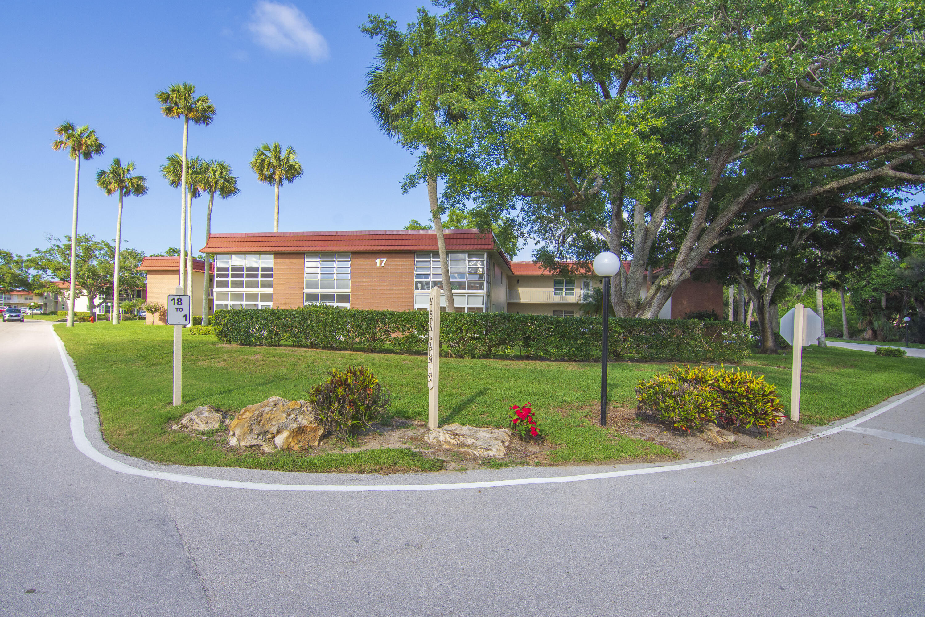 VISTA ROYALE PHASE IV BLDGS 83-111 - Residential