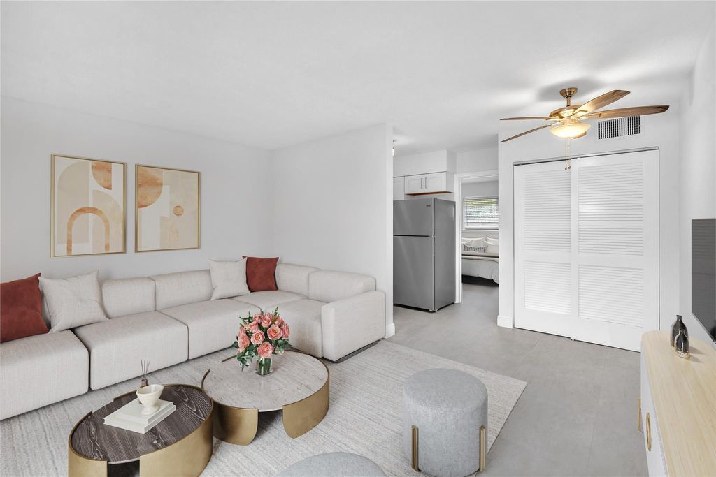 Photo of 1101 NE 18th Avenue #4, Fort Lauderdale, FL 33304 (MLS # F10496848)