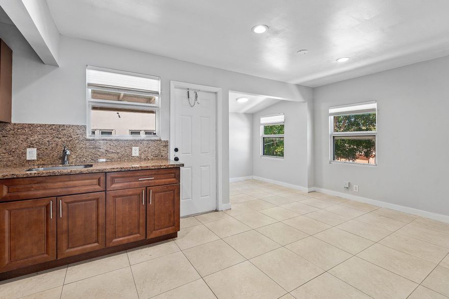 2nd floor renovated 2/1 condo in prime location! Central ac and impact windows! Walking distance to the intracoastal and minutes to I95, PBI airport, downtown WPB, Palm Beach Outlets, gorgeous beaches, and much more. Laundry facilities on site.