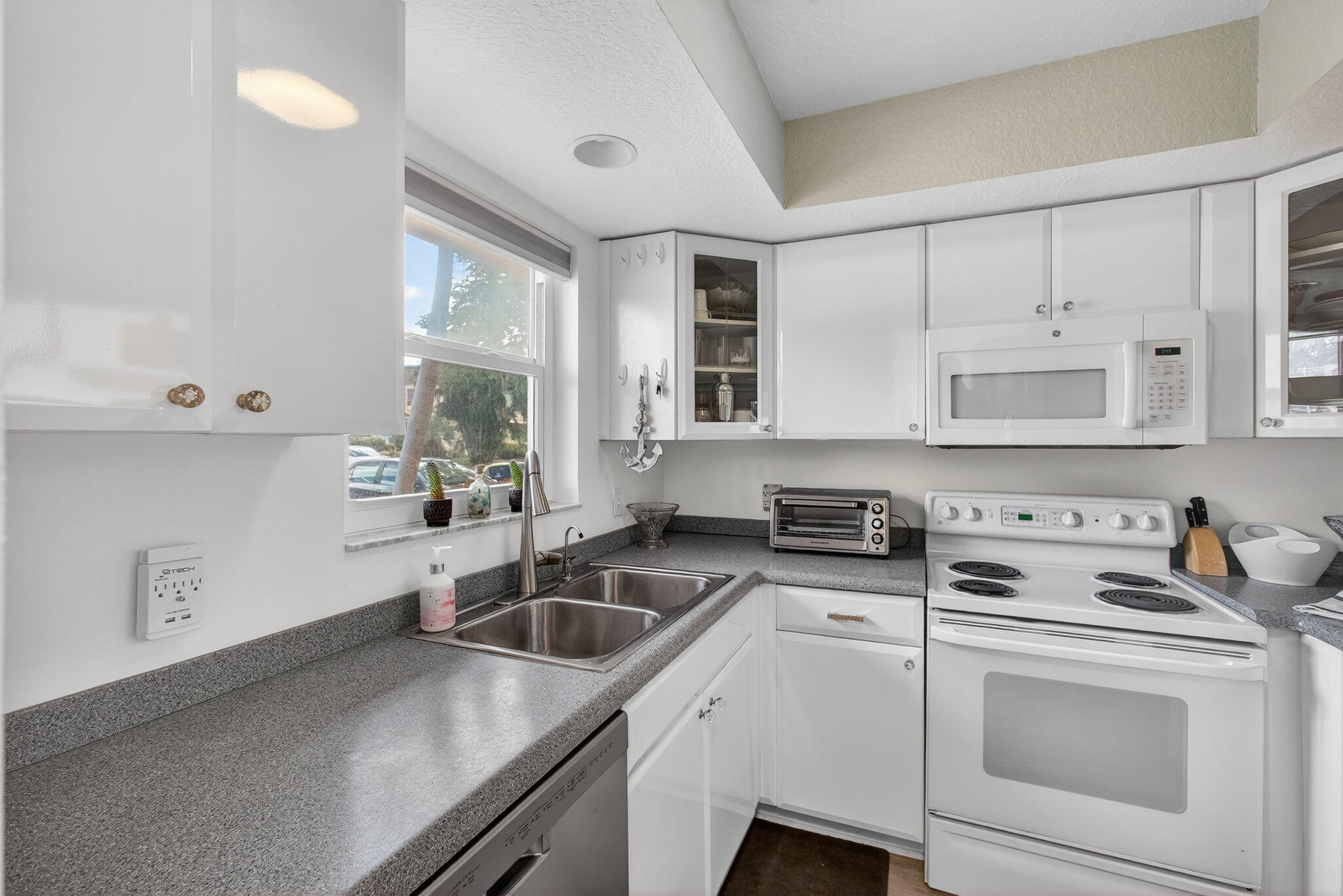 Kingswood Condo BLDG 36-2 - Residential Lease