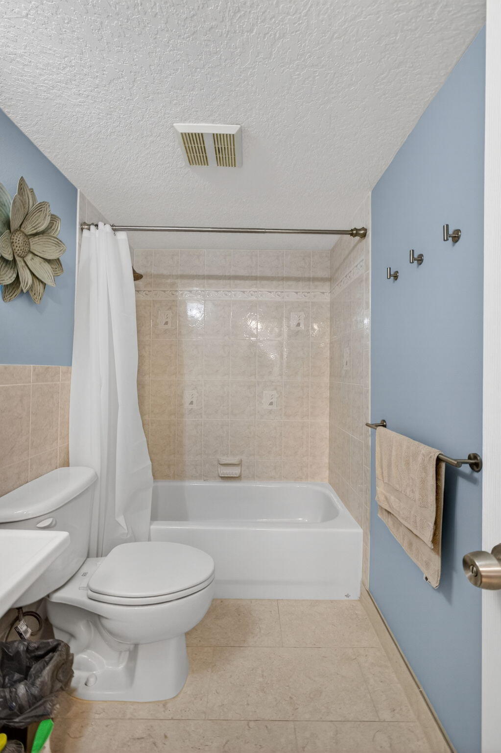 Kingswood Condo BLDG 36-2 - Residential Lease