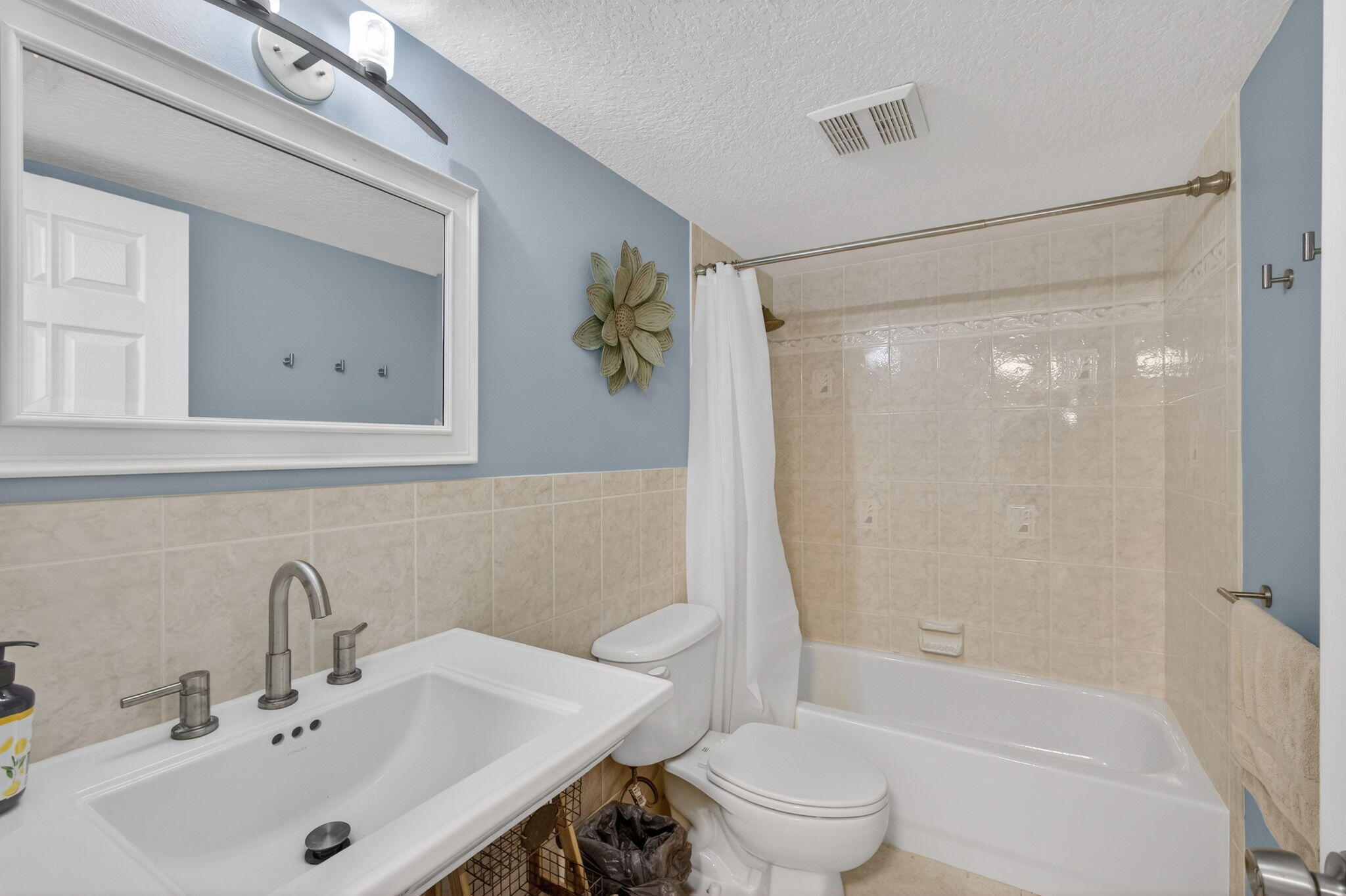 Kingswood Condo BLDG 36-2 - Residential Lease