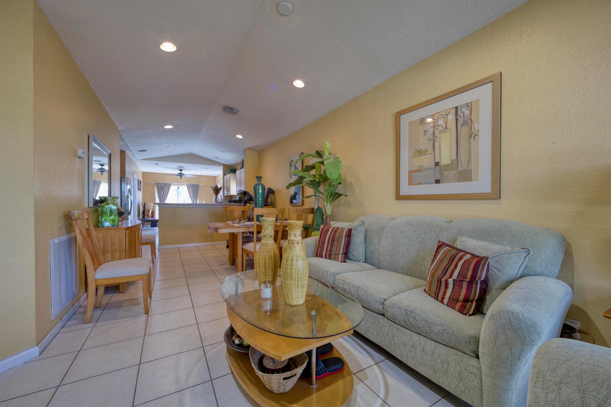 416 S Circle Drive S