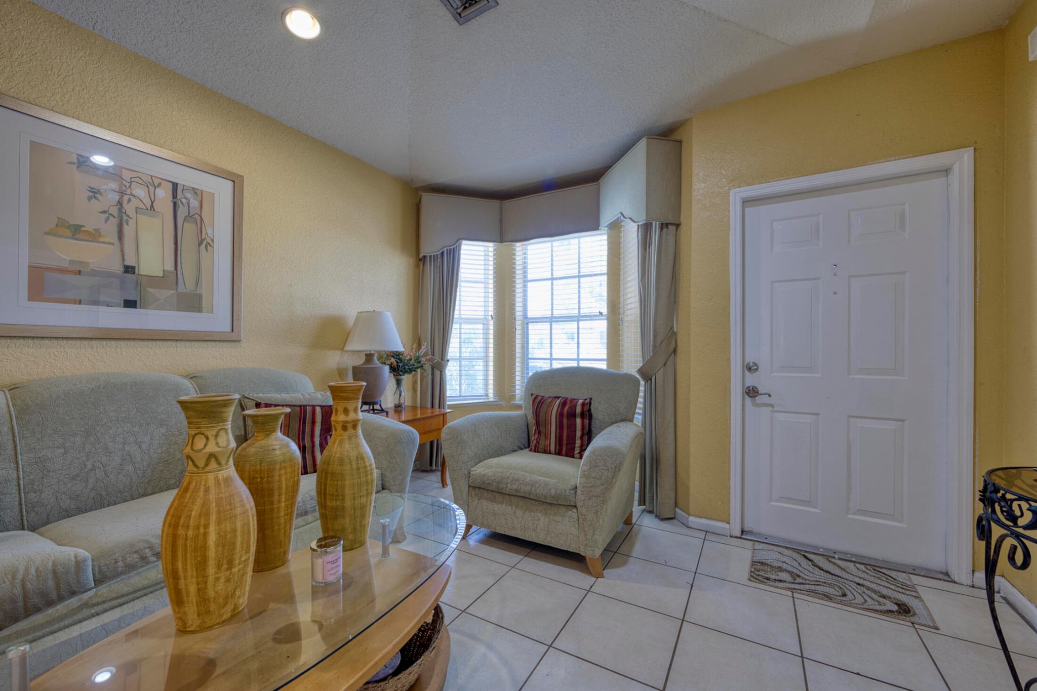 416 S Circle Drive S