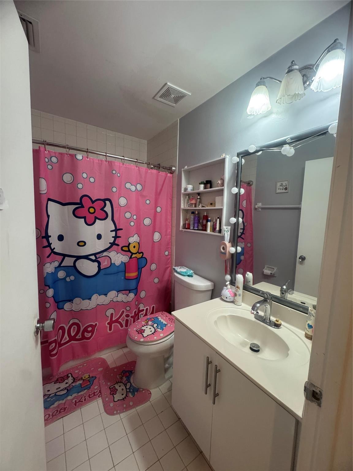 ROYAL PALMS CONDO - Residential Lease