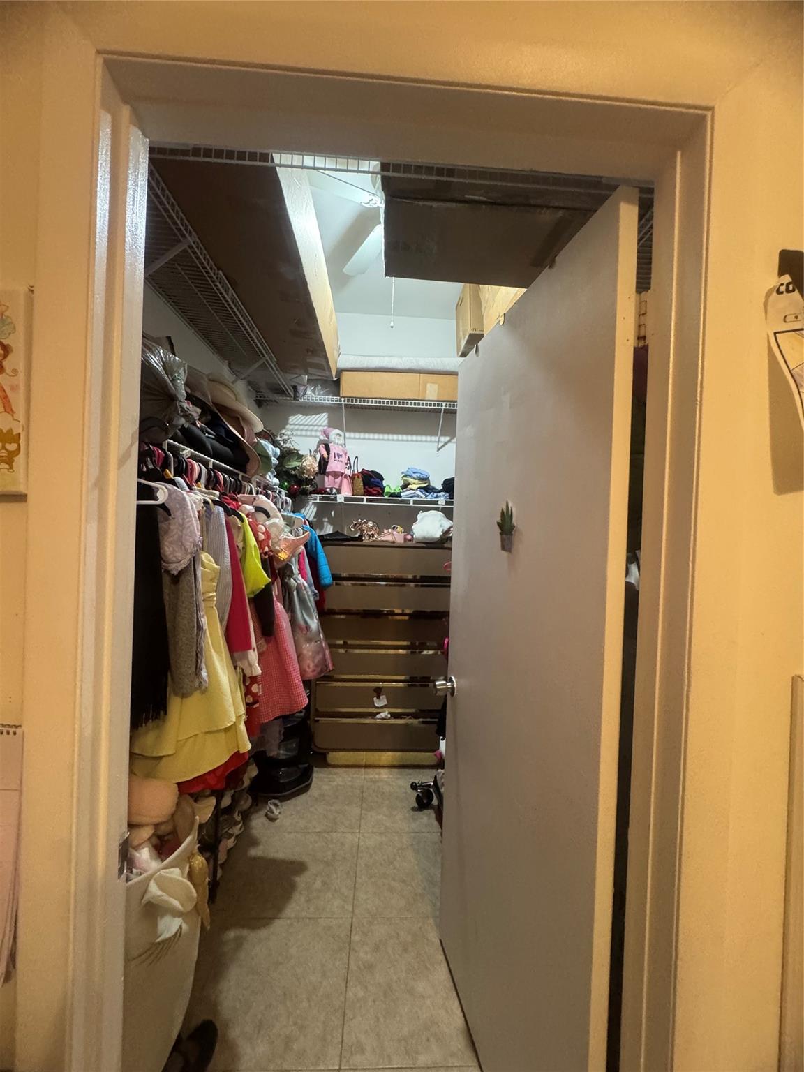 ROYAL PALMS CONDO - Residential Lease