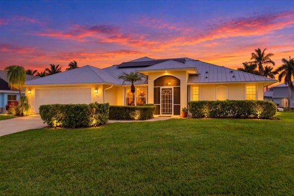 122 QUEEN FREDERIKA CT, HUTCHINSON ISLAND, FL 34949 - Image d7e4100d1cfadc99ff0cddaa2d5ea6dc/2894109802