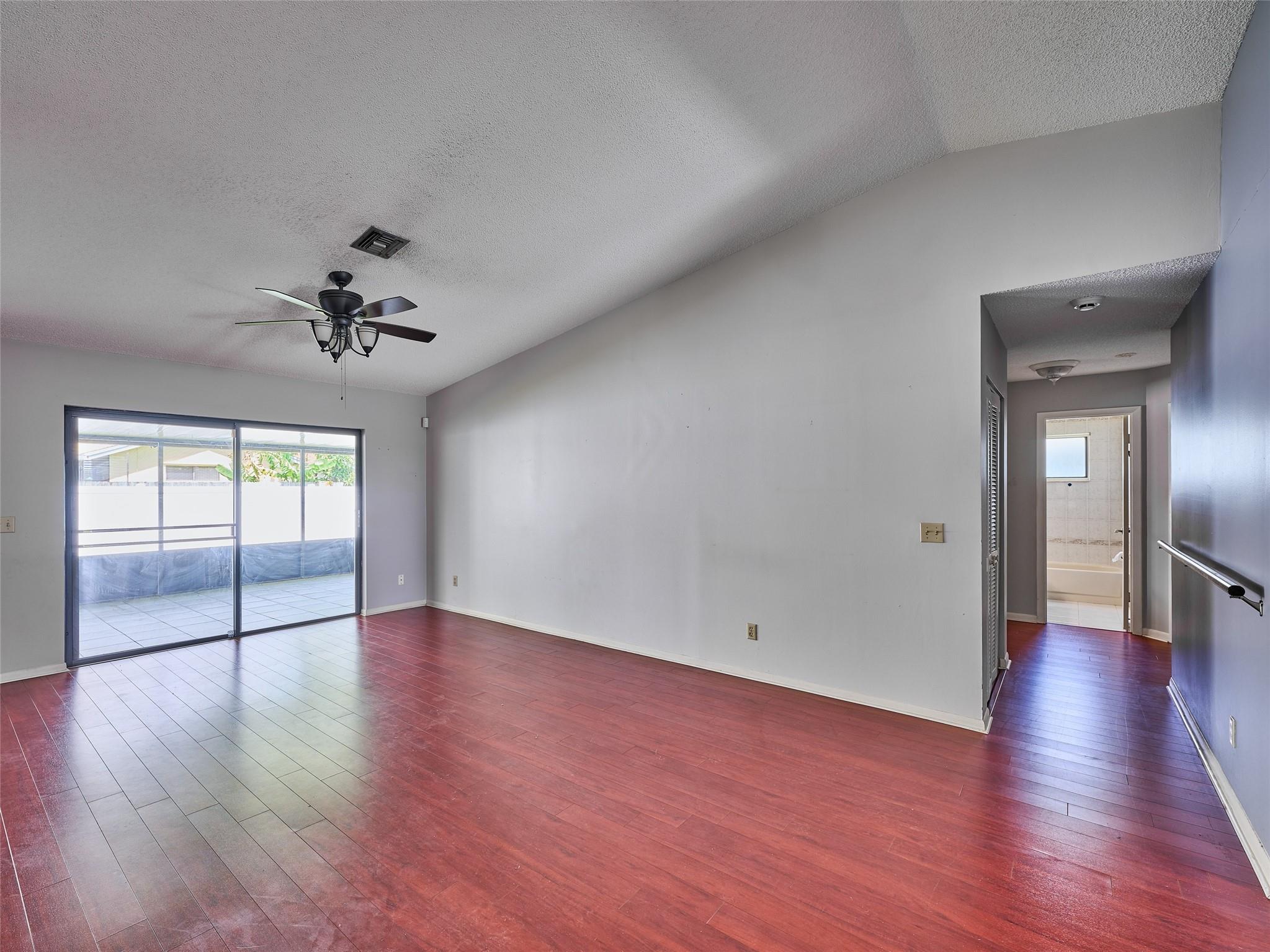 Town & Country Estates Se - Residential