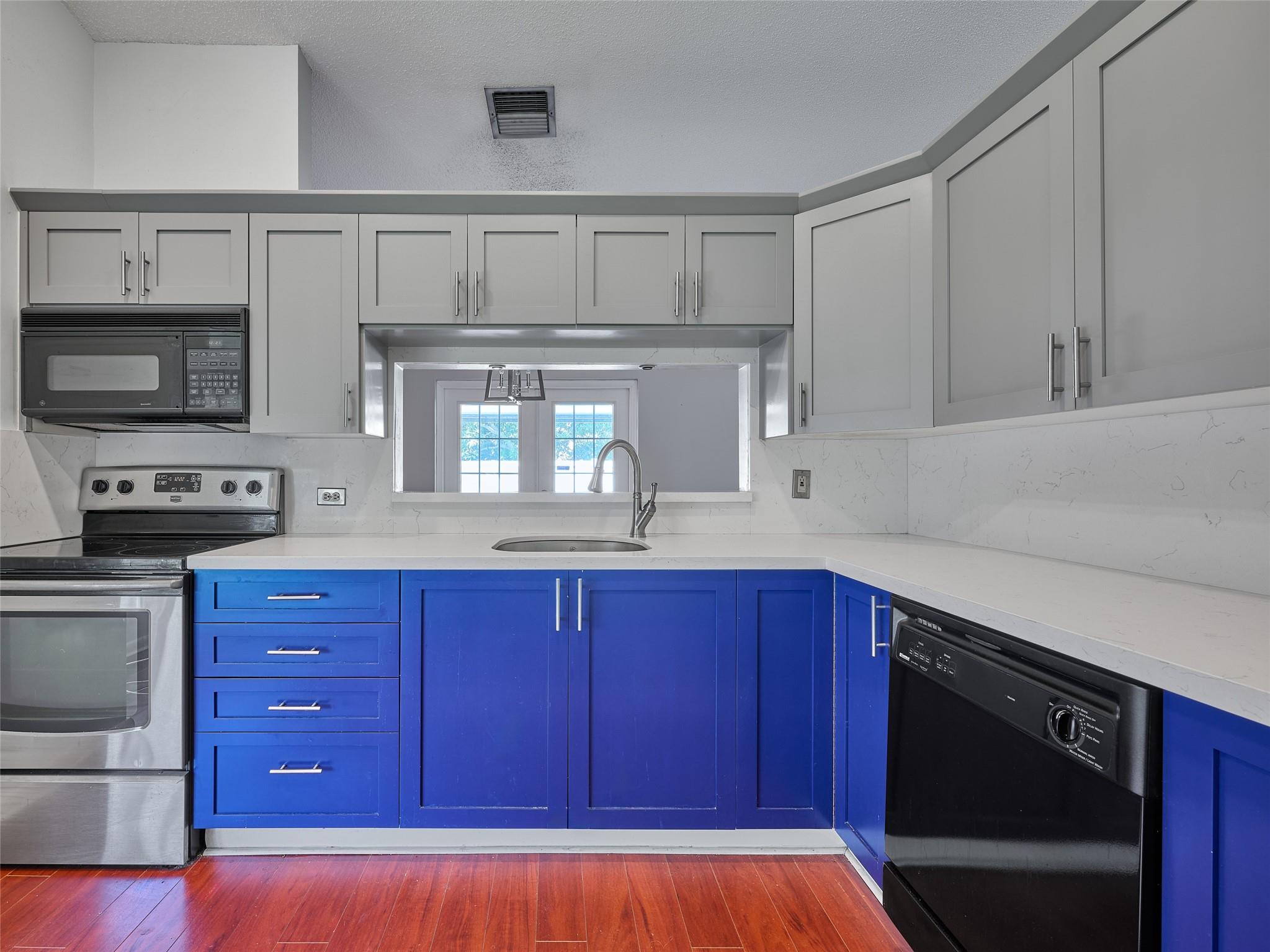 Town & Country Estates Se - Residential