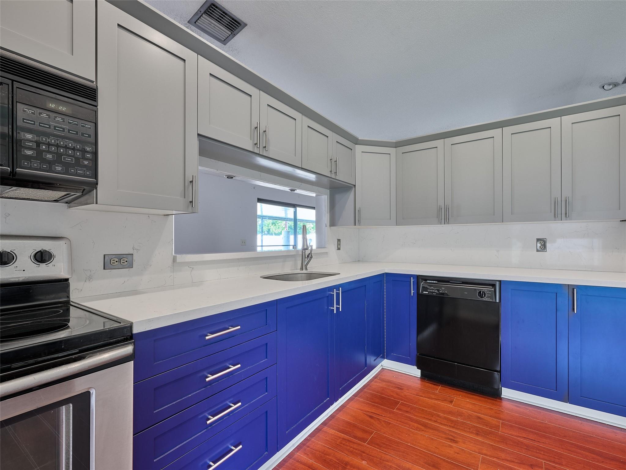 Town & Country Estates Se - Residential