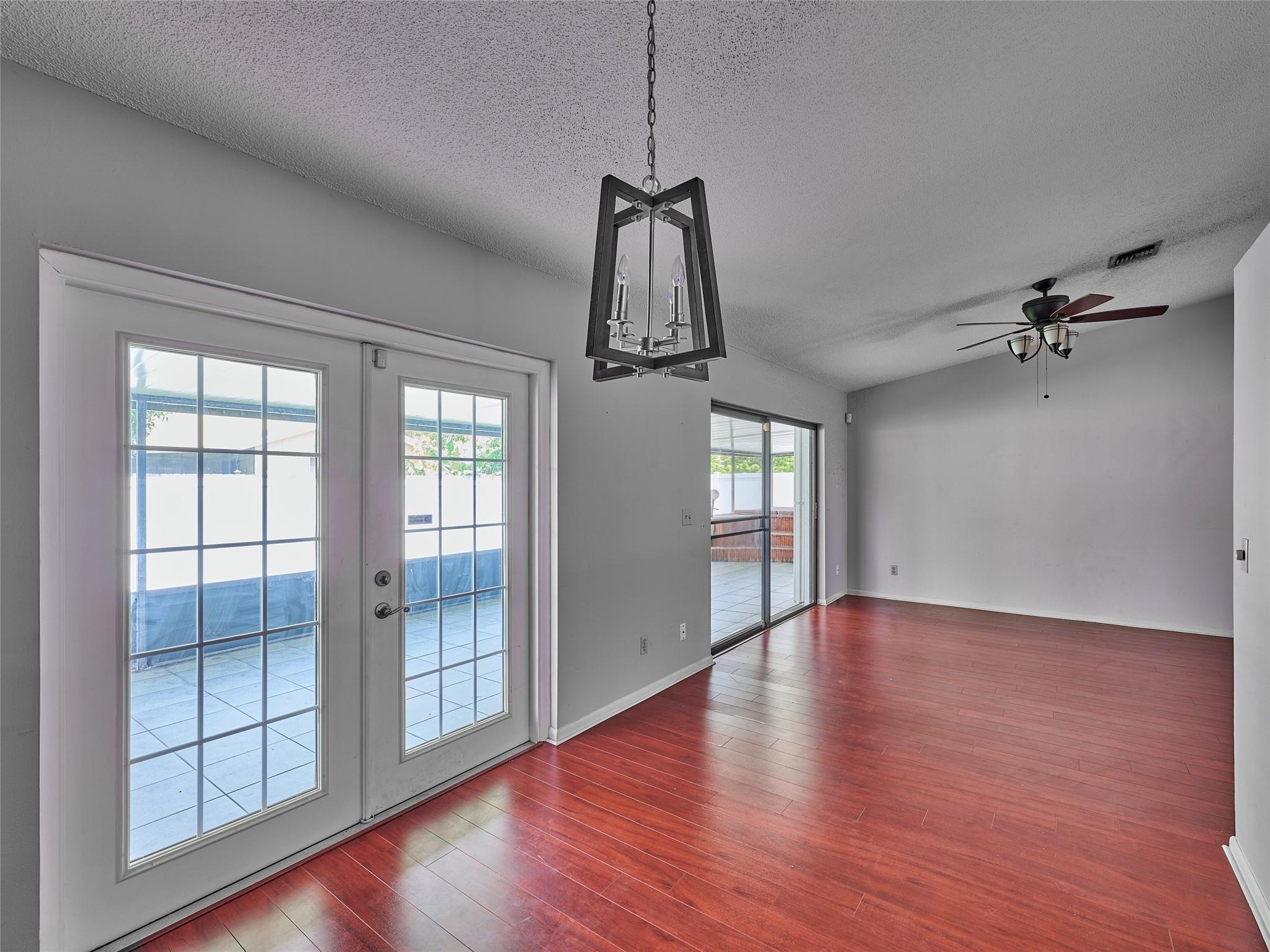 Town & Country Estates Se - Residential