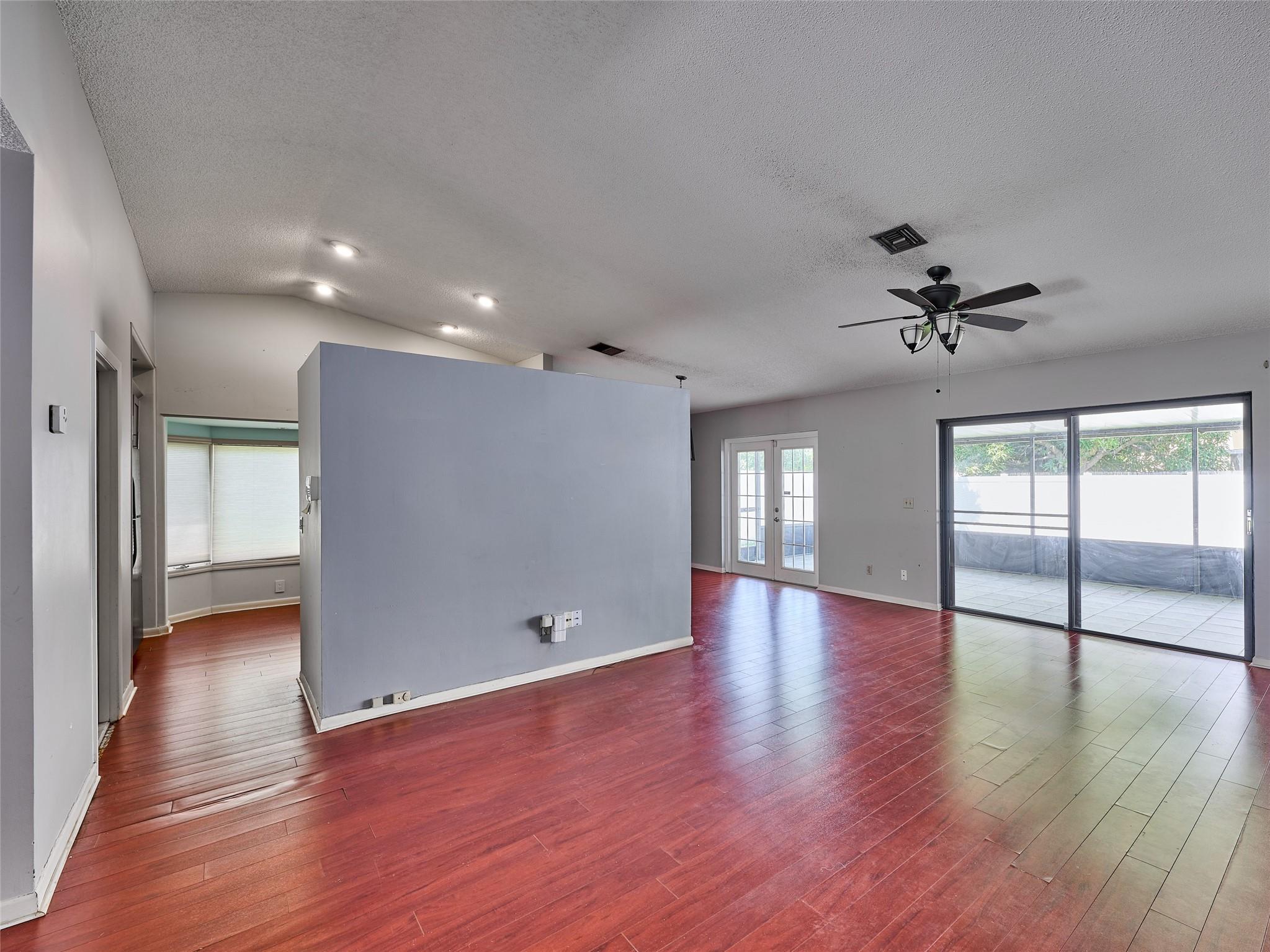 Town & Country Estates Se - Residential