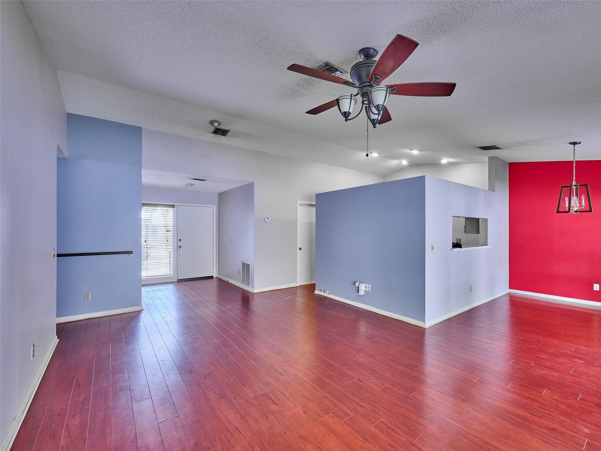 Town & Country Estates Se - Residential