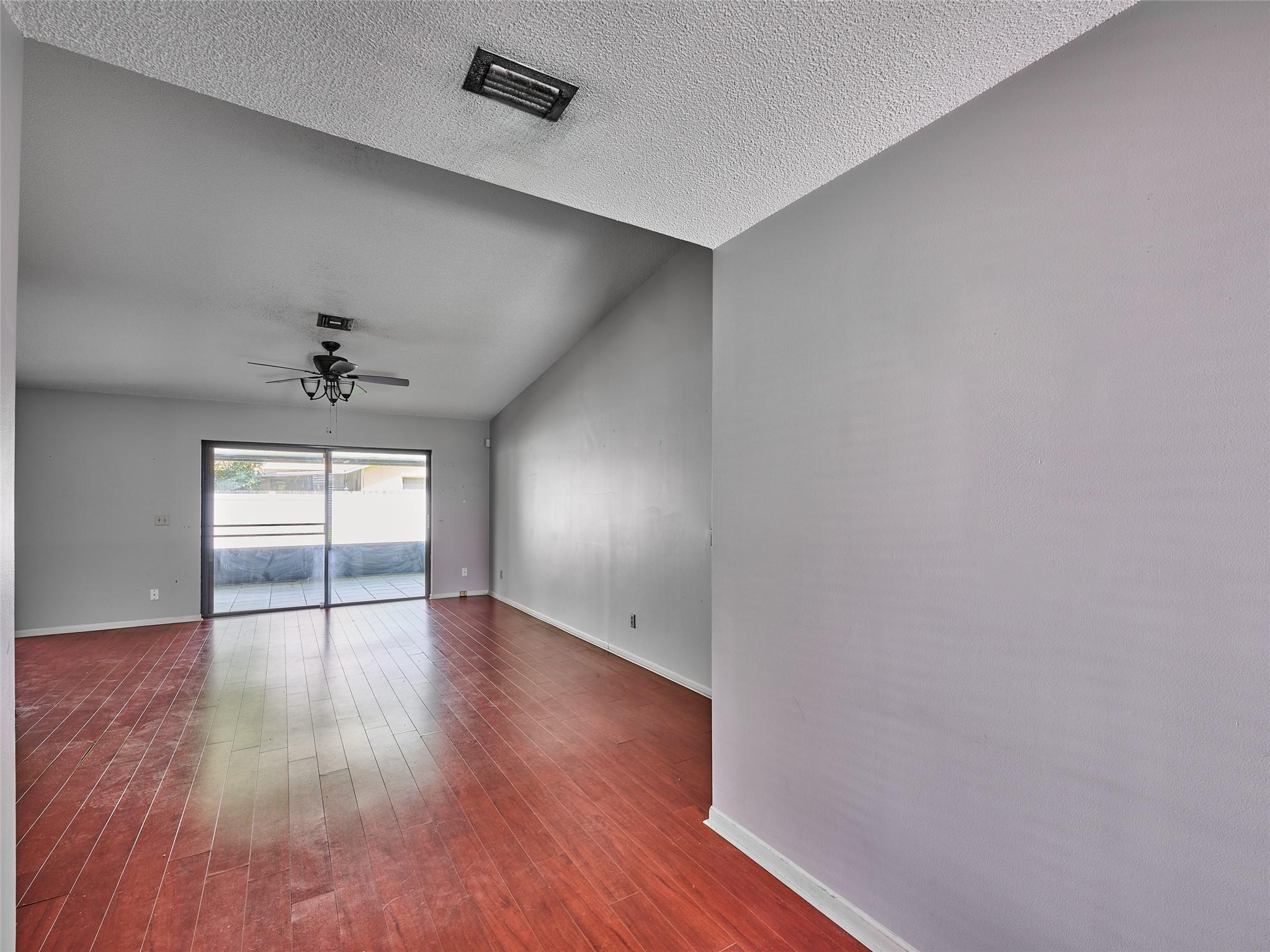 Town & Country Estates Se - Residential