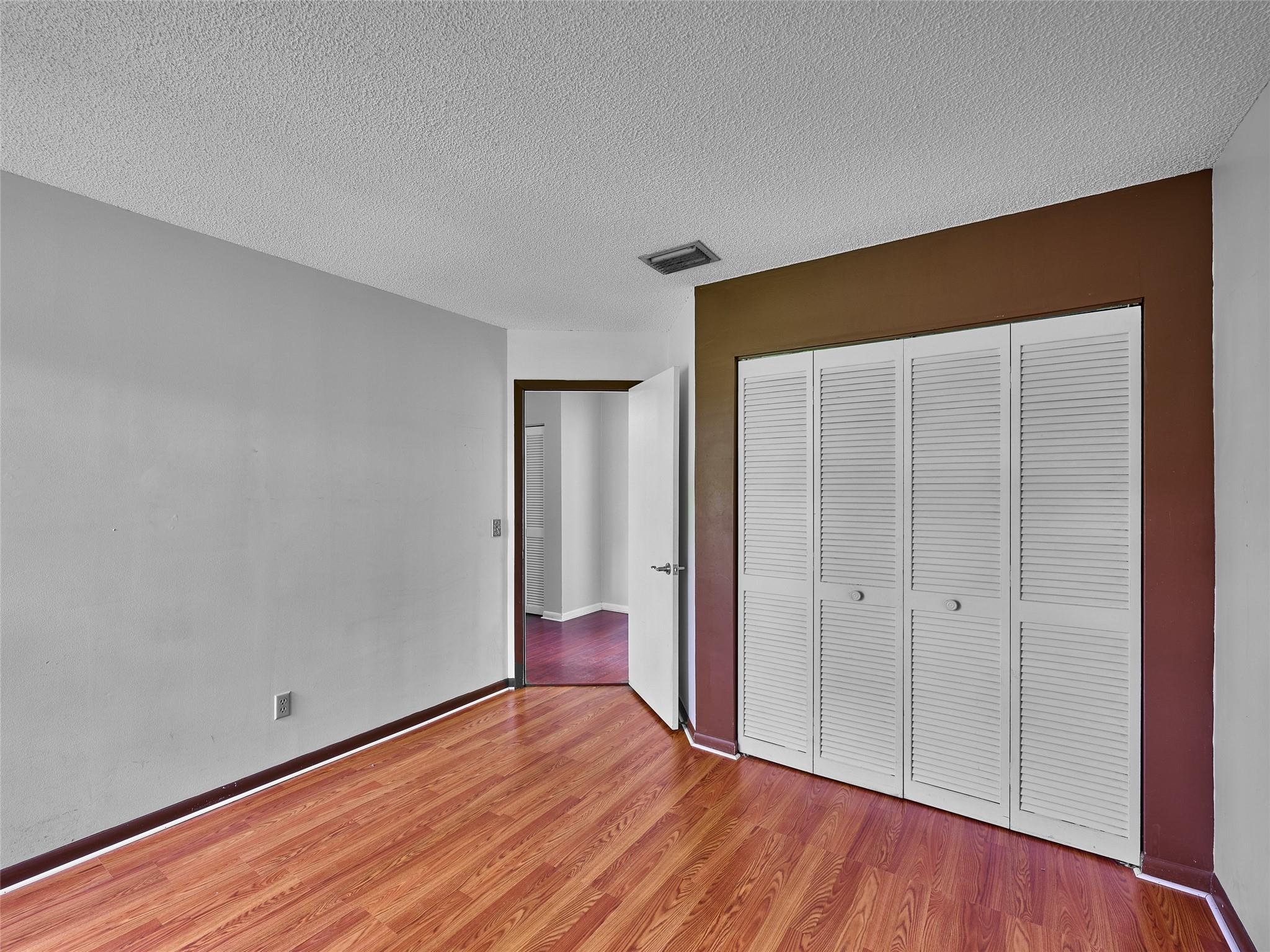 Town & Country Estates Se - Residential