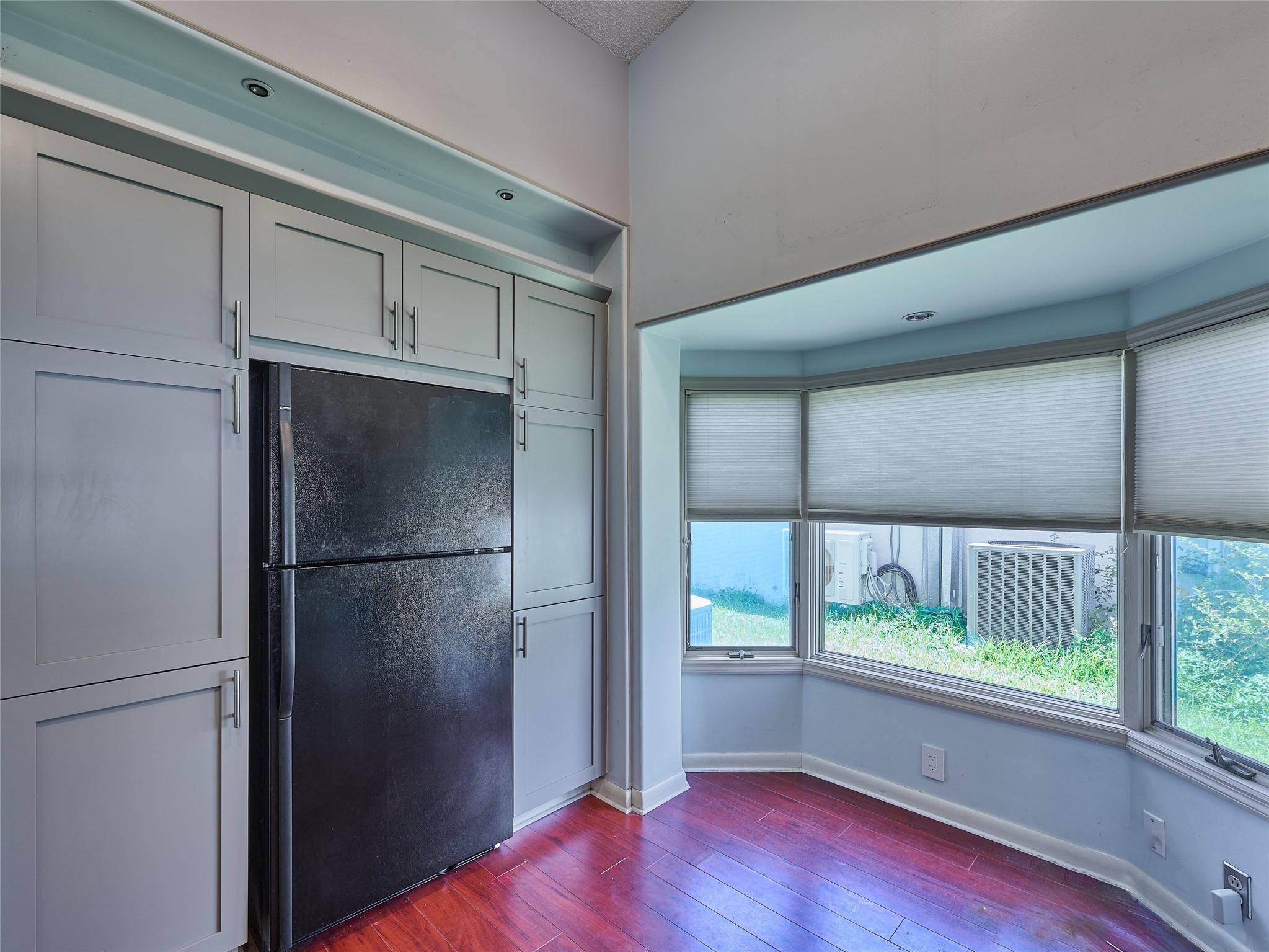 Town & Country Estates Se - Residential