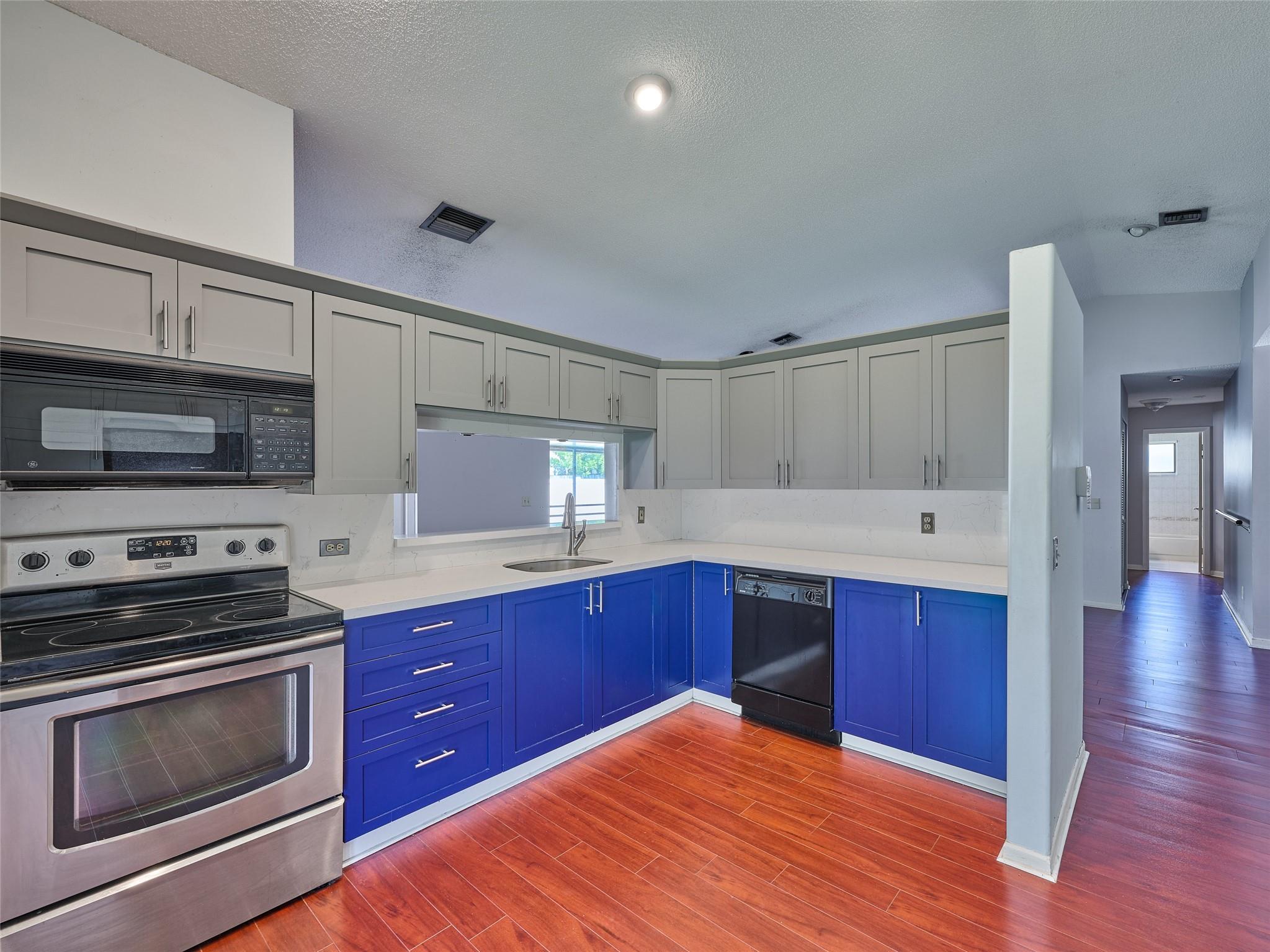 Town & Country Estates Se - Residential