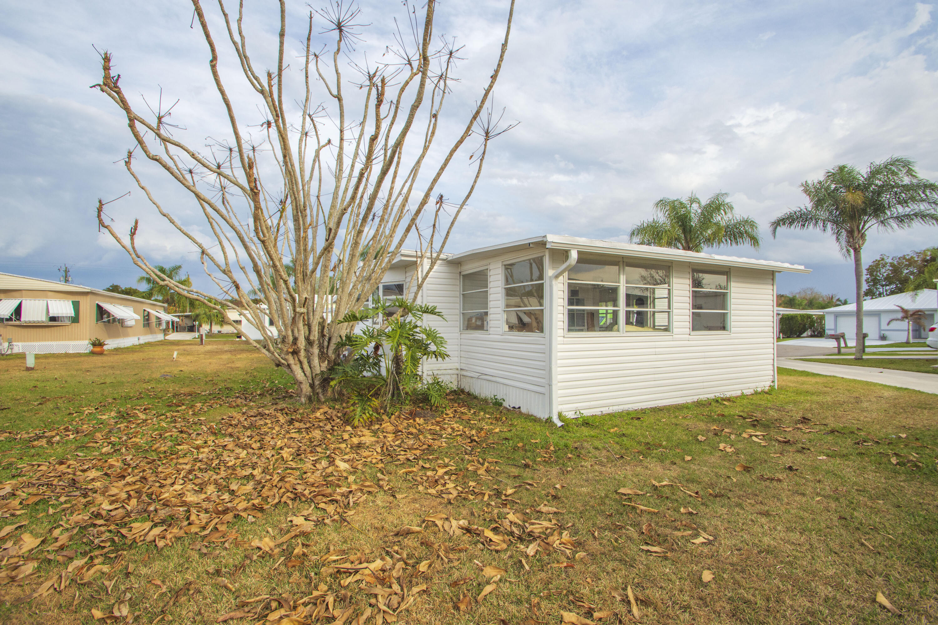 Spanish Lakes Riverfront - Residential