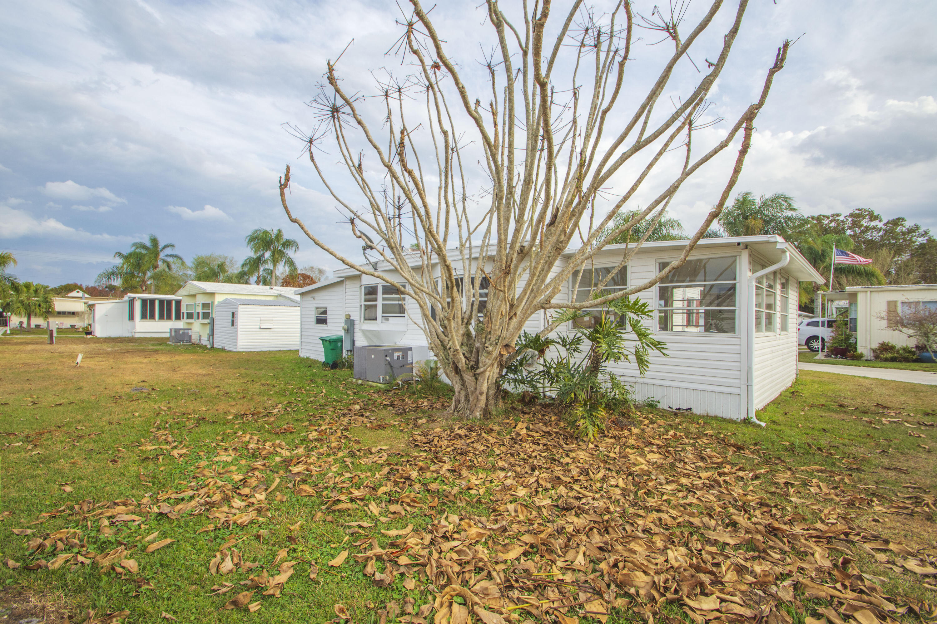 Spanish Lakes Riverfront - Residential