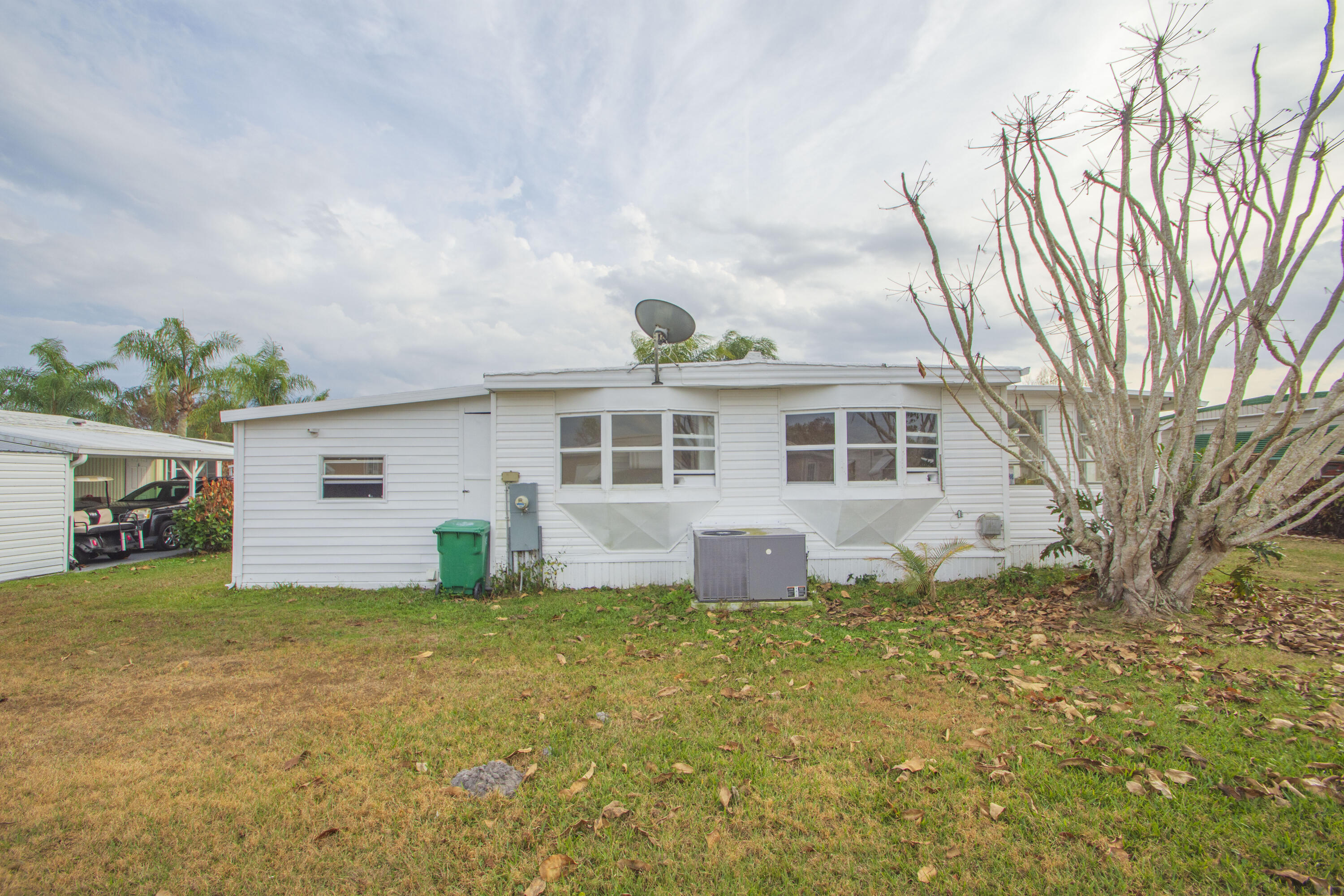 Spanish Lakes Riverfront - Residential