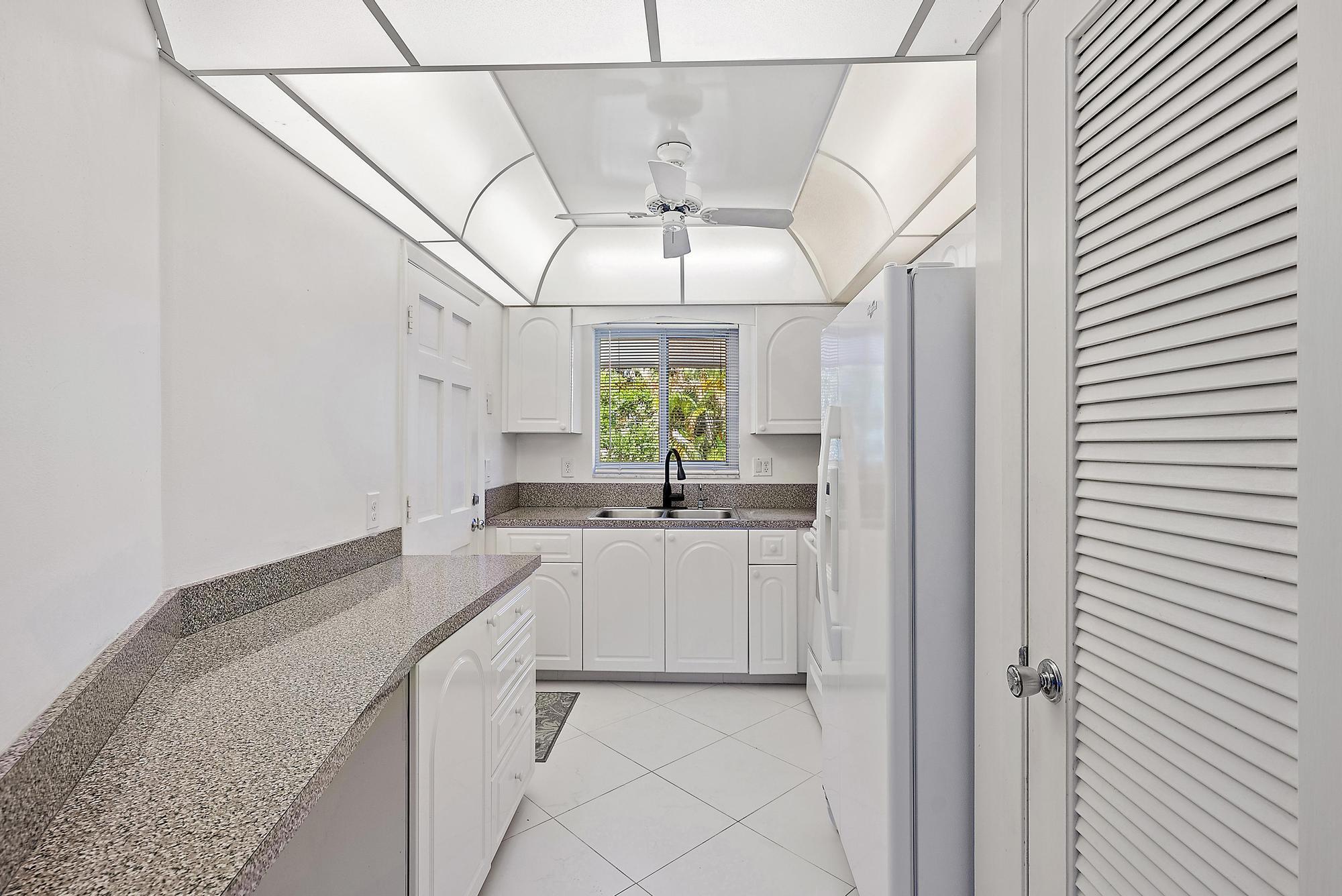 TEQUESTA GARDEN CONDO 6 - Residential