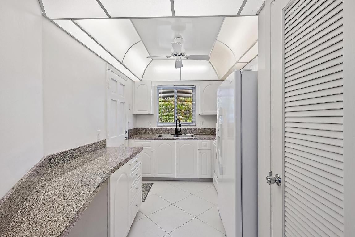 TEQUESTA GARDEN CONDO 6 - Residential