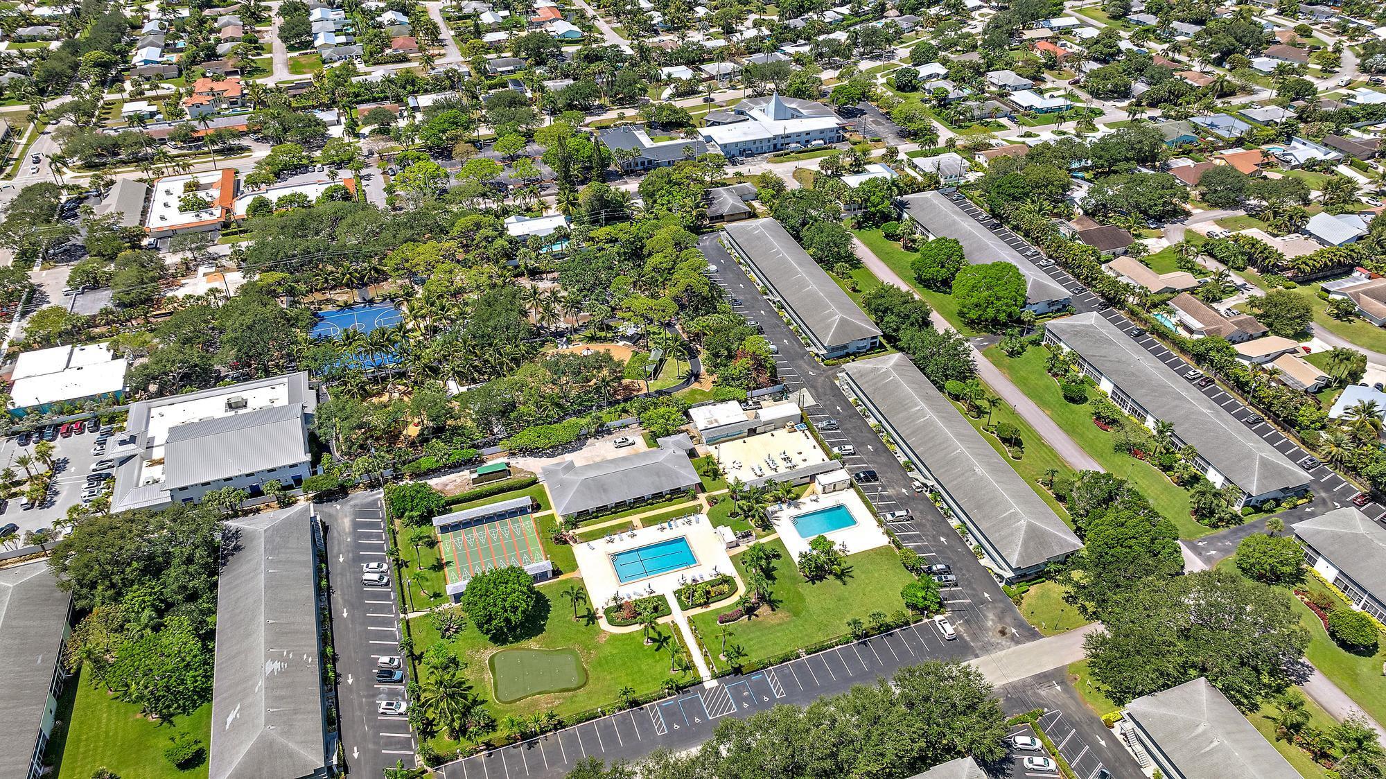 TEQUESTA GARDEN CONDO 6 - Residential
