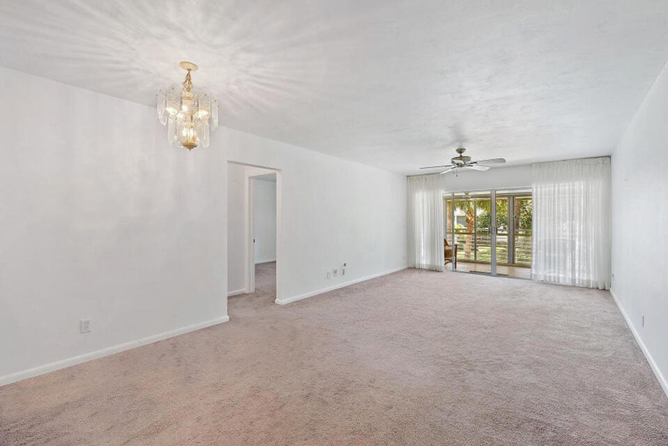 TEQUESTA GARDEN CONDO 6 - Residential