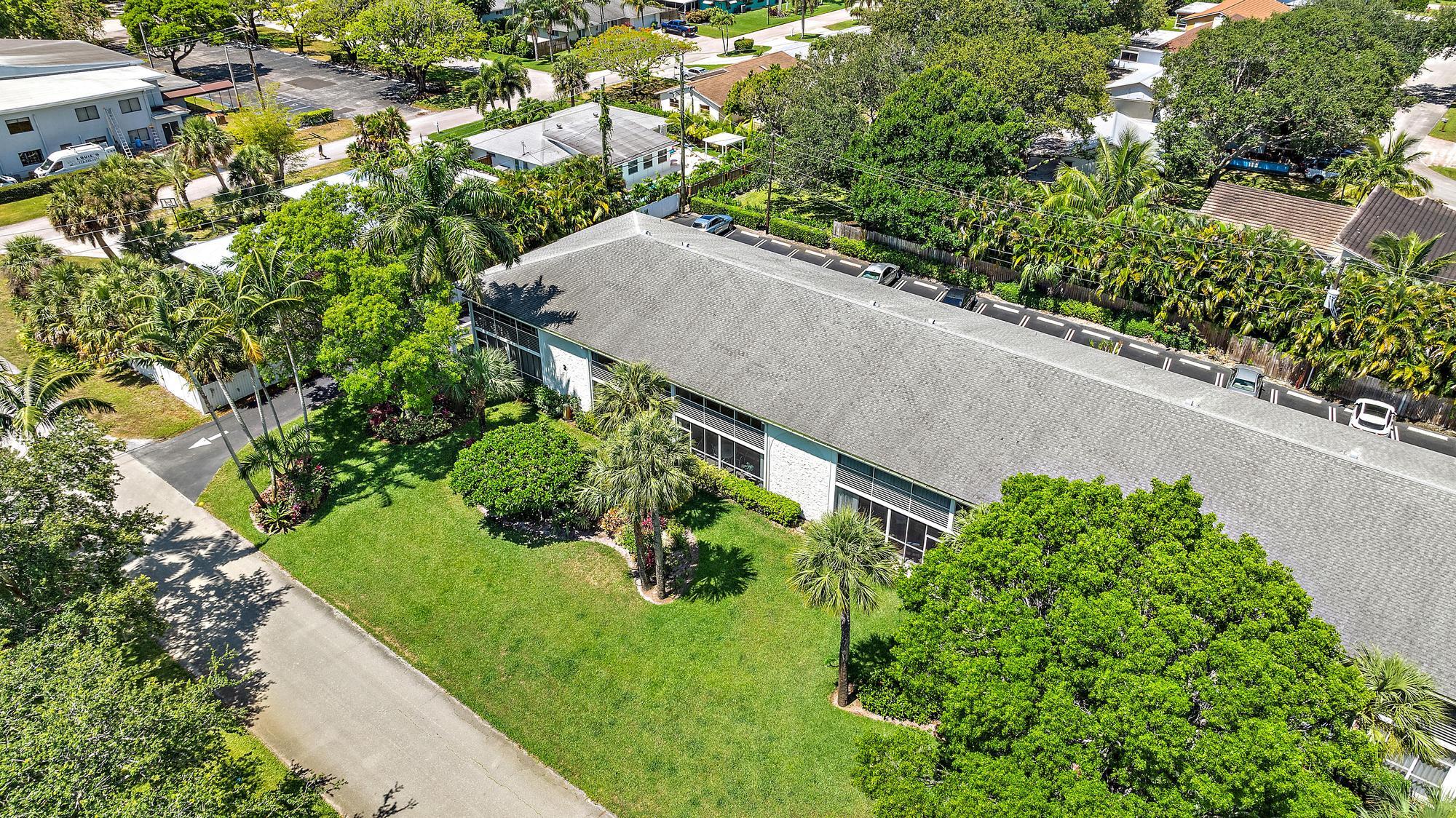 TEQUESTA GARDEN CONDO 6 - Residential