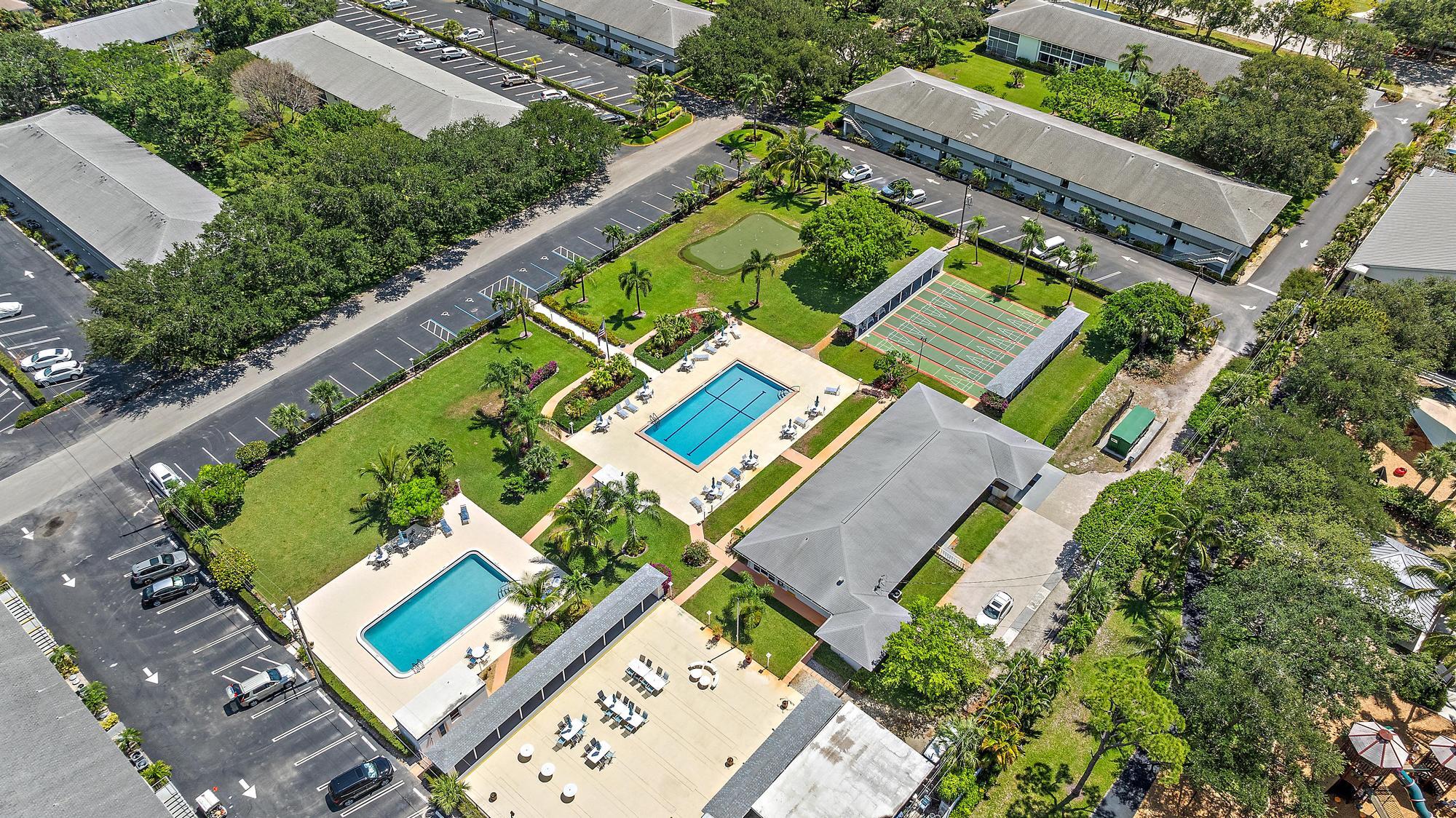 TEQUESTA GARDEN CONDO 6 - Residential