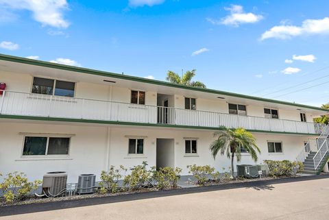 2 Garden Street 203m Tequesta FL 33469