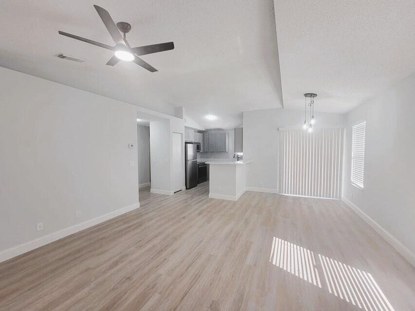 STONES THROW TOWNHOMES - Residential Lease