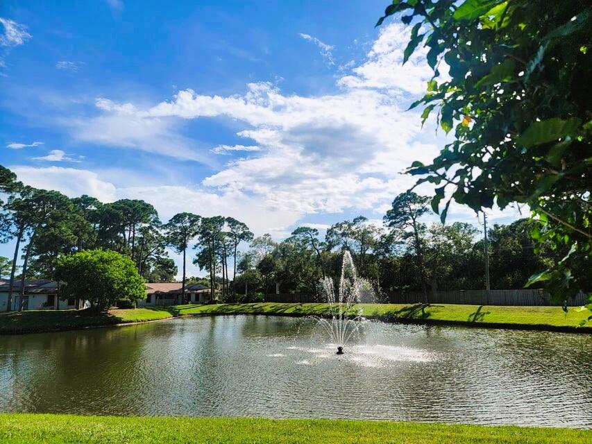 STONES THROW TOWNHOMES - Residential Lease