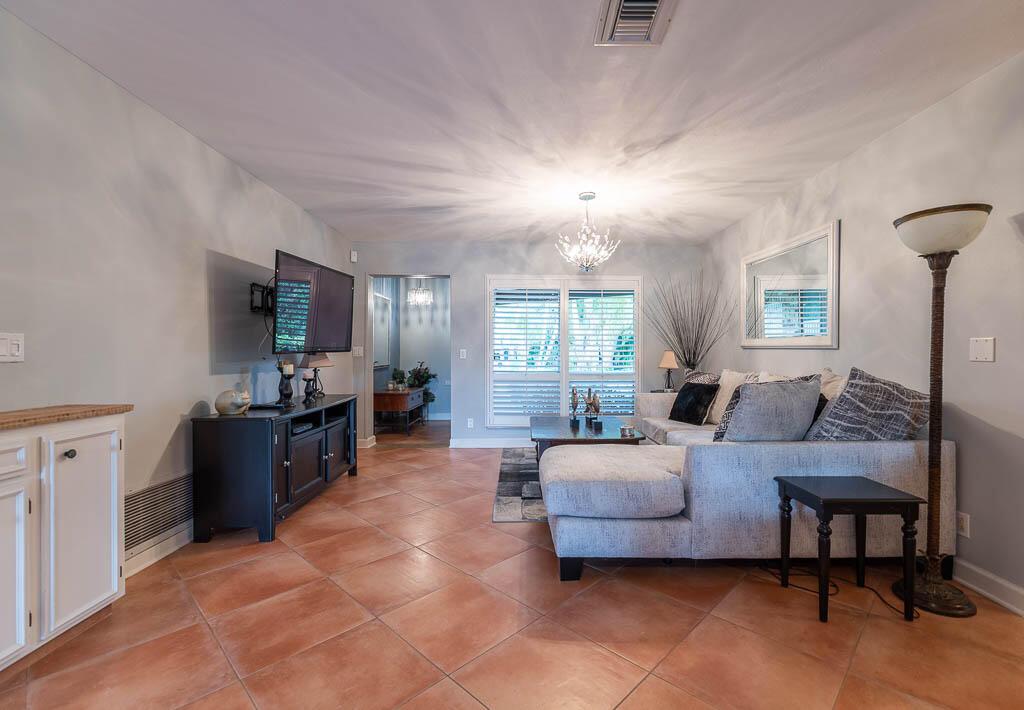 CRESCENT HEIGHTS - Residential Lease