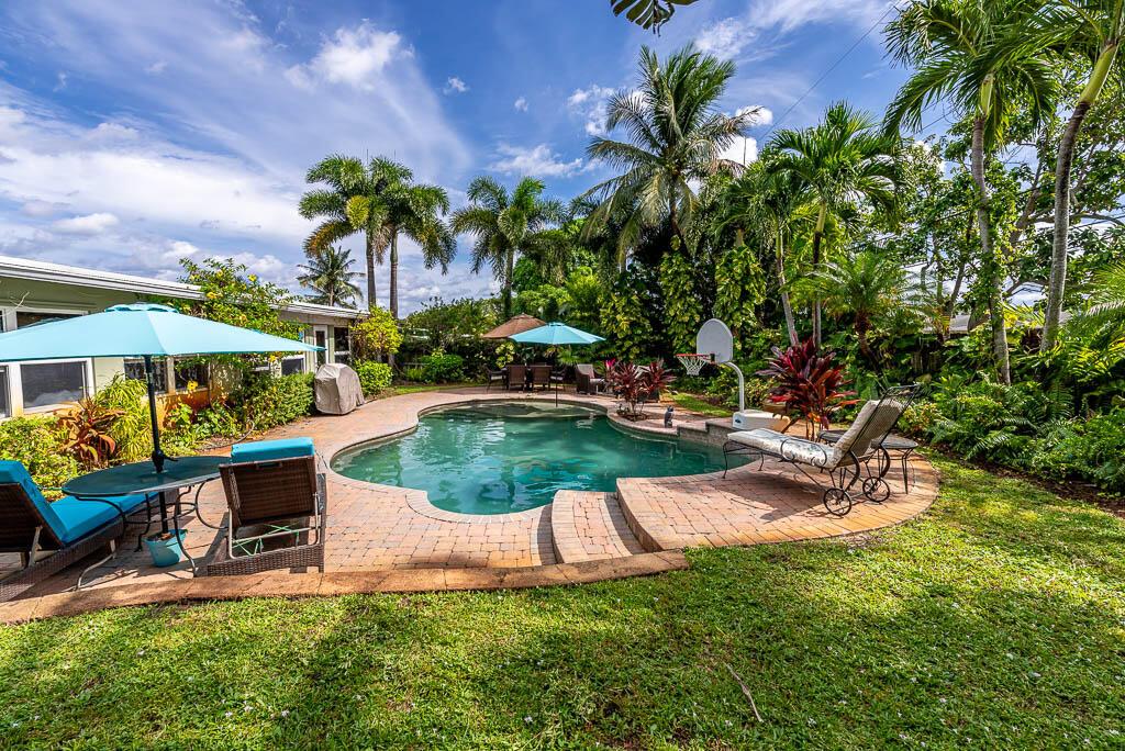 CRESCENT HEIGHTS - Residential Lease