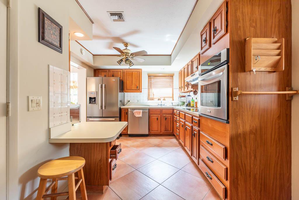 CRESCENT HEIGHTS - Residential Lease