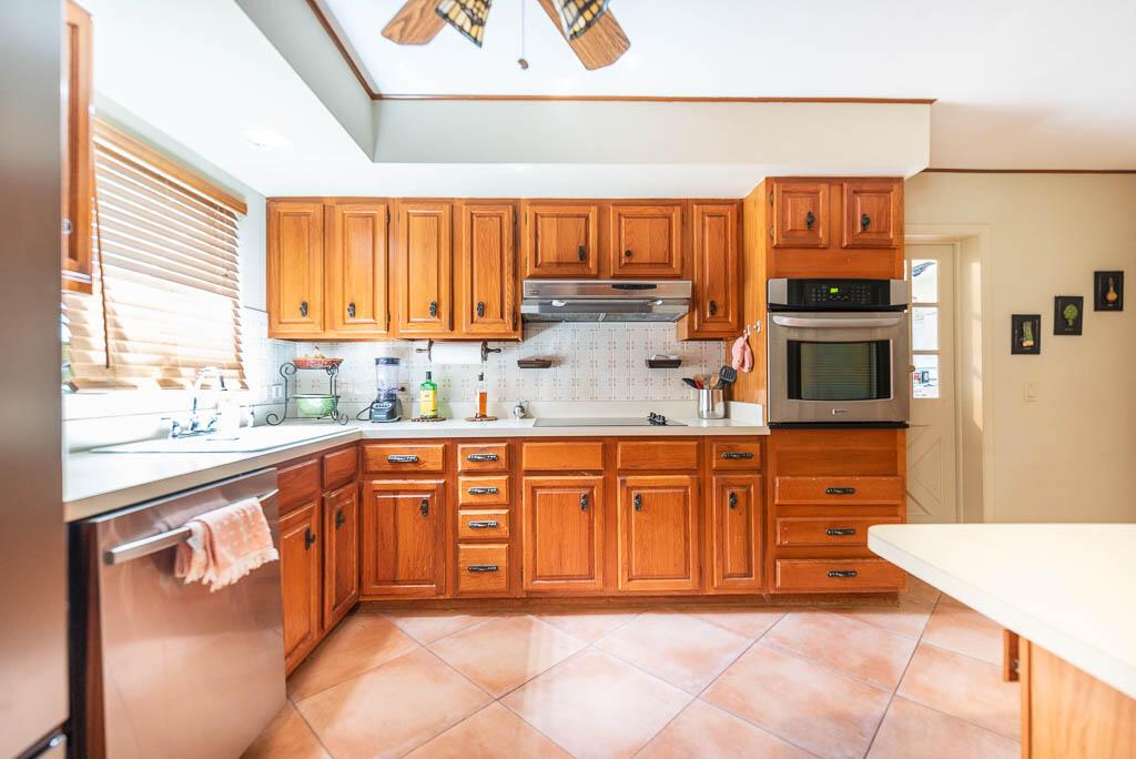 CRESCENT HEIGHTS - Residential Lease