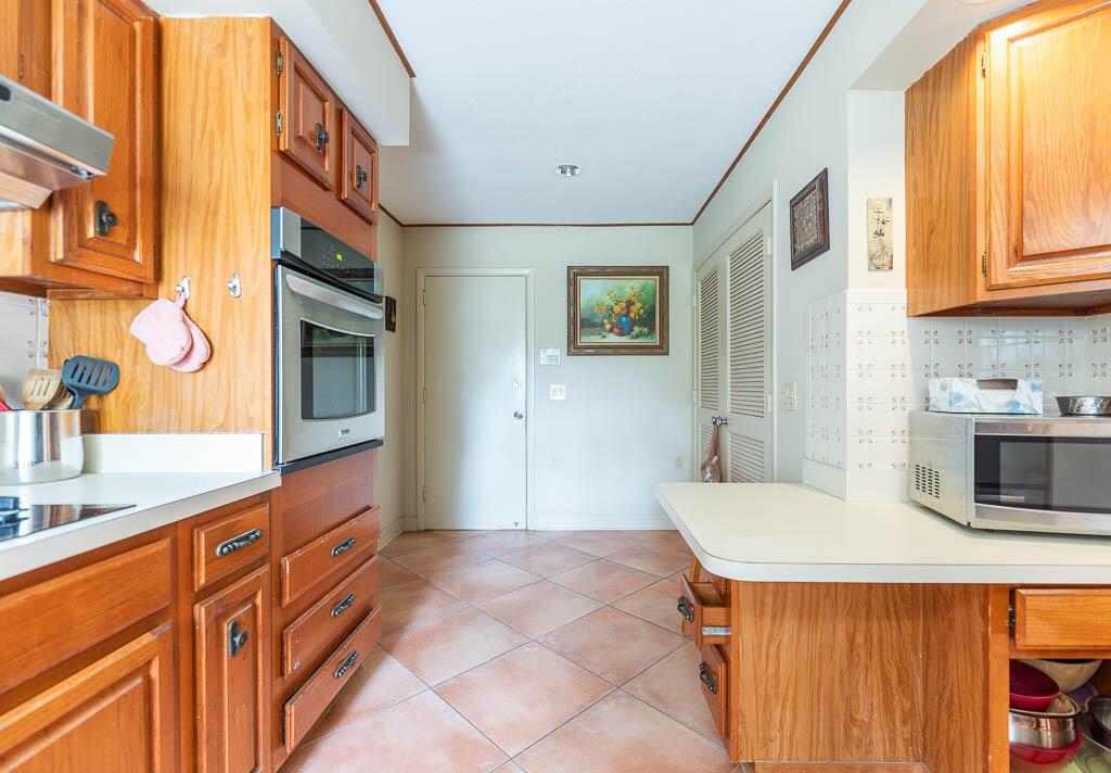 CRESCENT HEIGHTS - Residential Lease