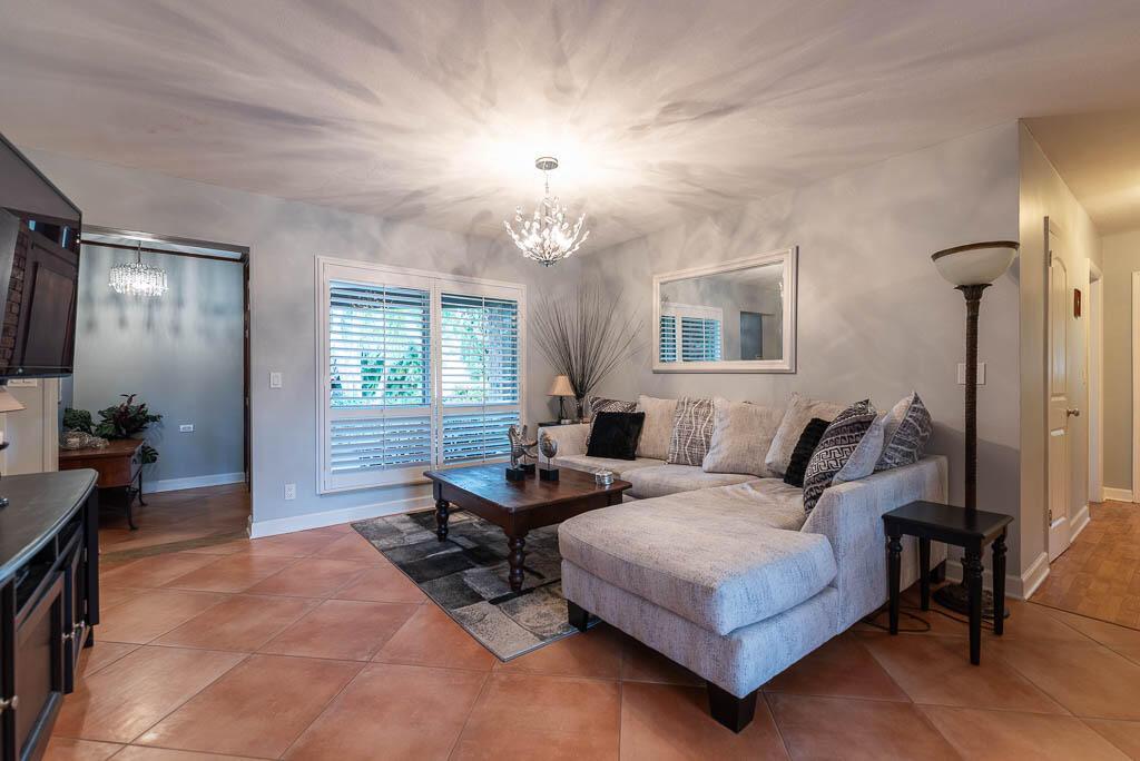 CRESCENT HEIGHTS - Residential Lease