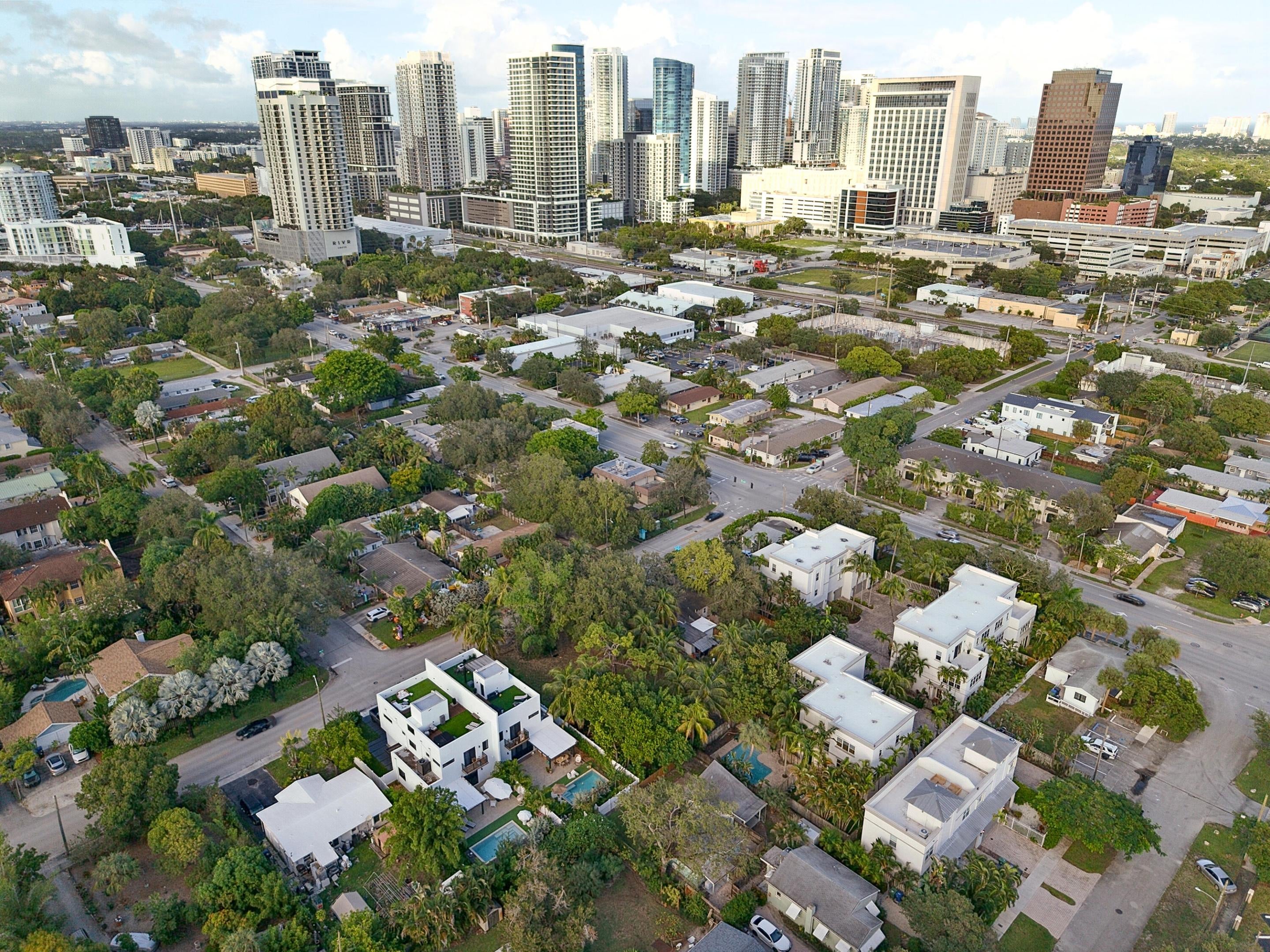 414 SW 7TH Street