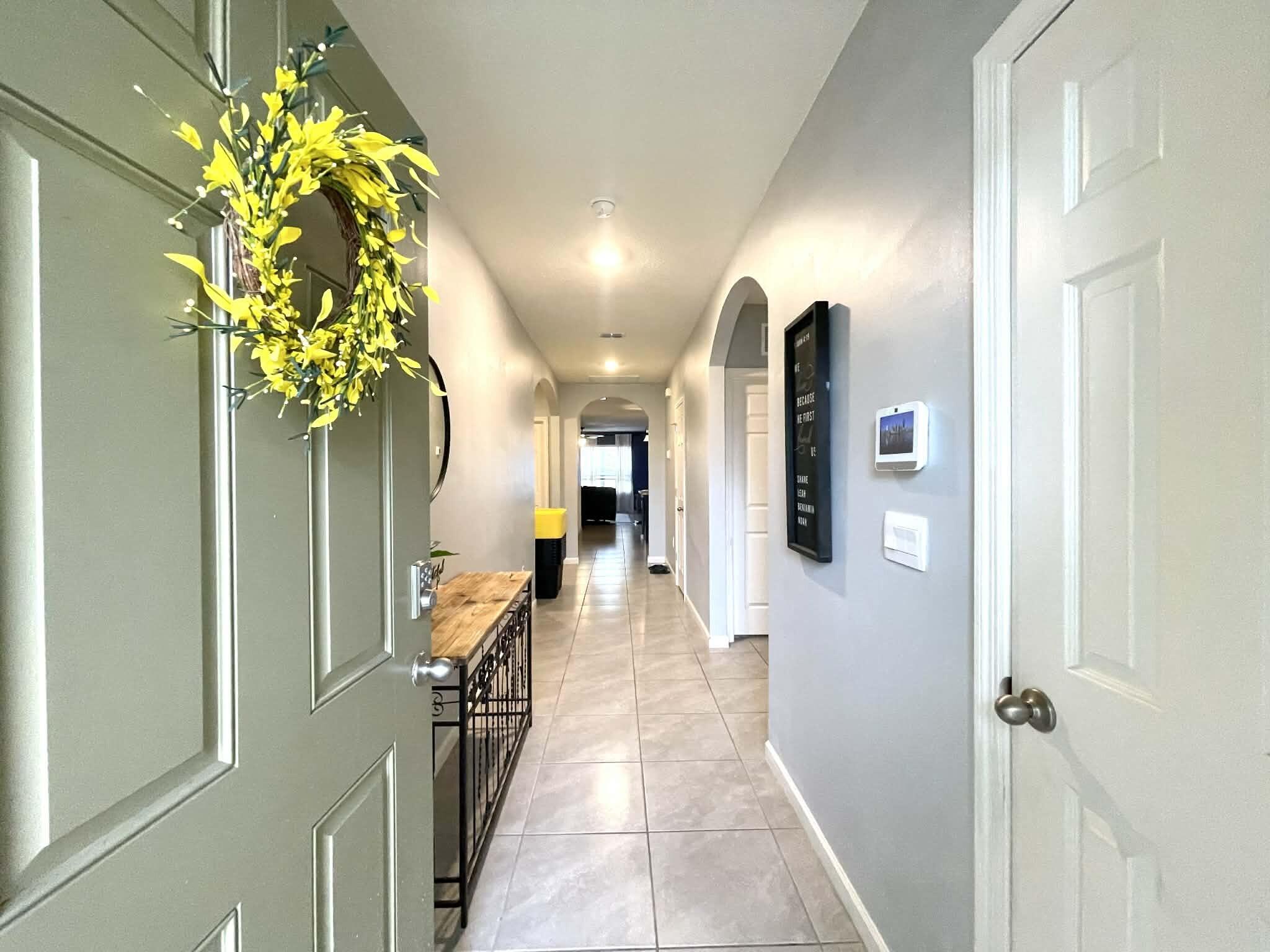 1040 SW Canary Terrace