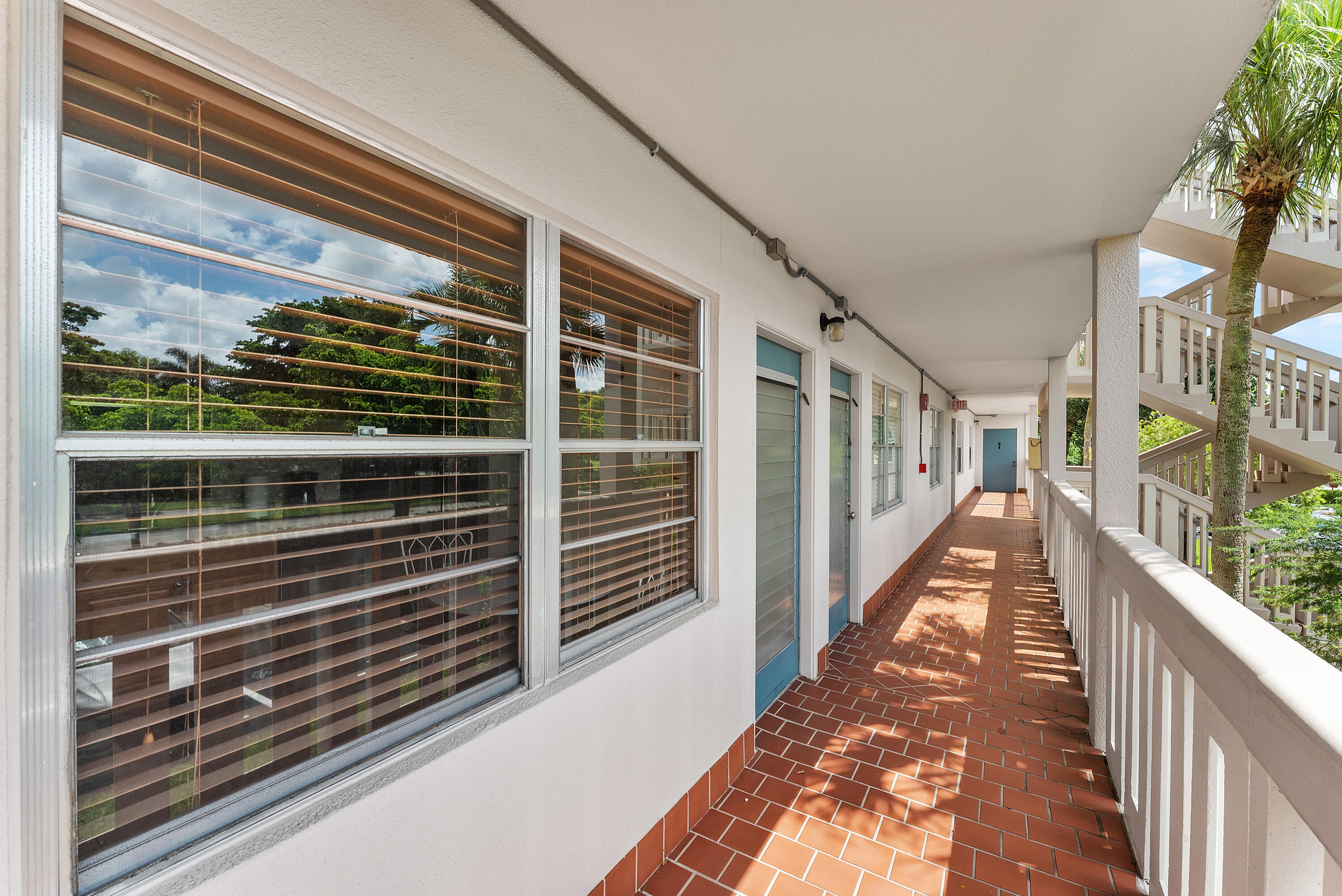 2001 GRANADA Drive L2
