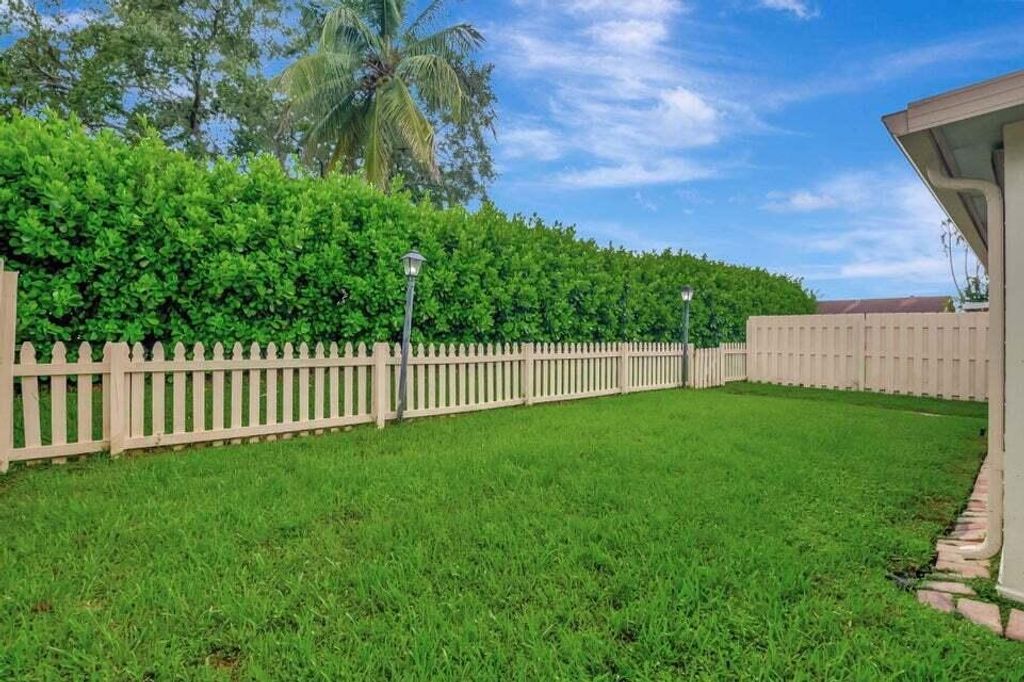 Photo of 5846 Mirror Lakes Boulevard, Boynton Beach, FL 33472 (MLS # R11116070)