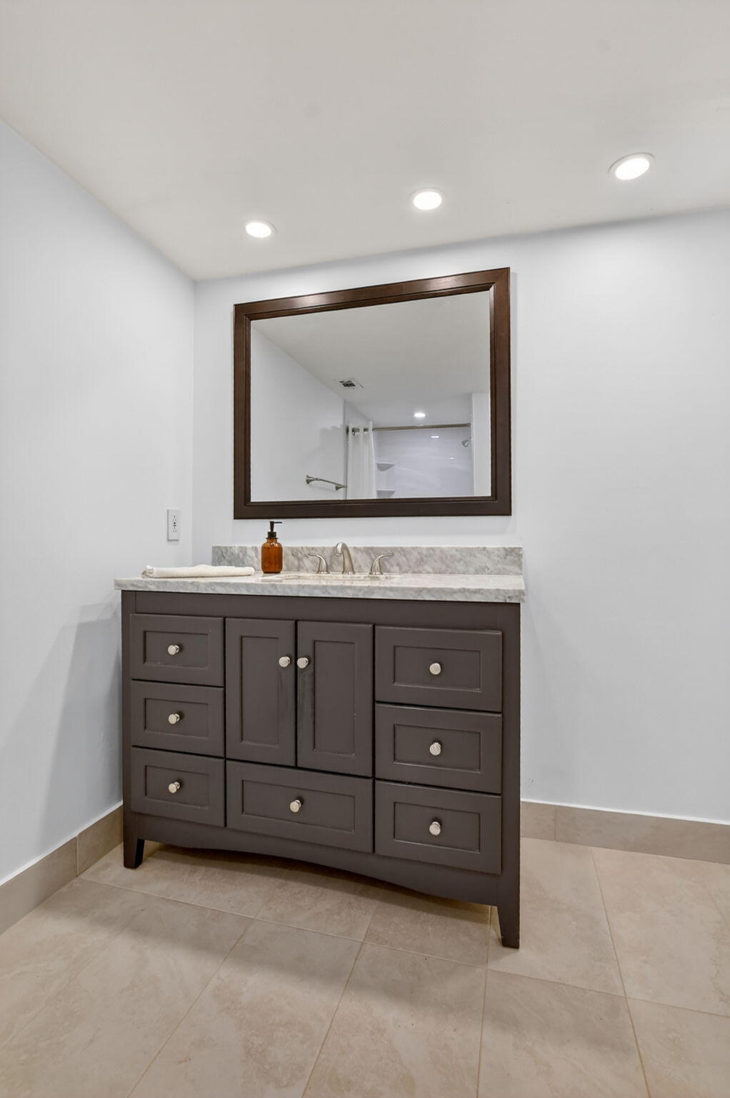 COACH HOUSES OF TOWN PLACE CONDO - Residential