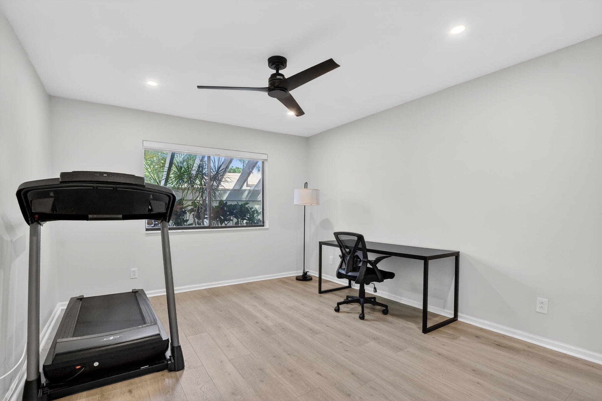 COACH HOUSES OF TOWN PLACE CONDO - Residential